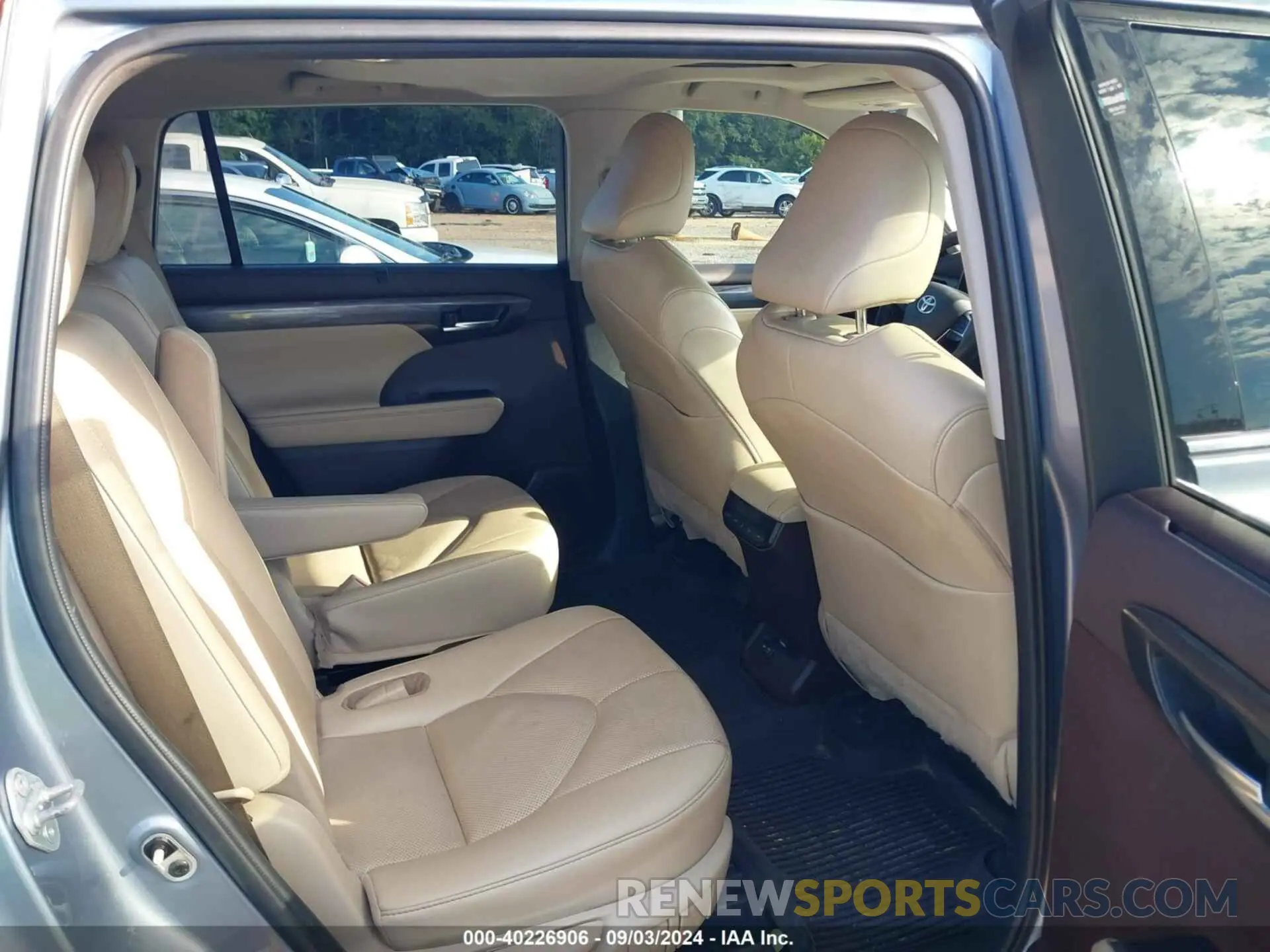 8 fotografías del automóvil dañado 5TDDZRBHXMS150330 TOYOTA HIGHLANDER 2021