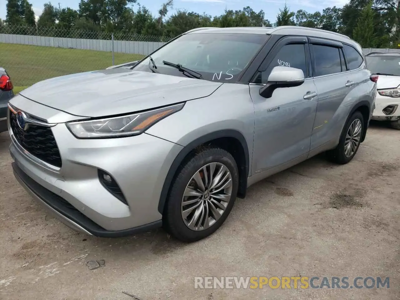 2 fotografías del automóvil dañado 5TDEBRCH2MS020825 TOYOTA HIGHLANDER 2021