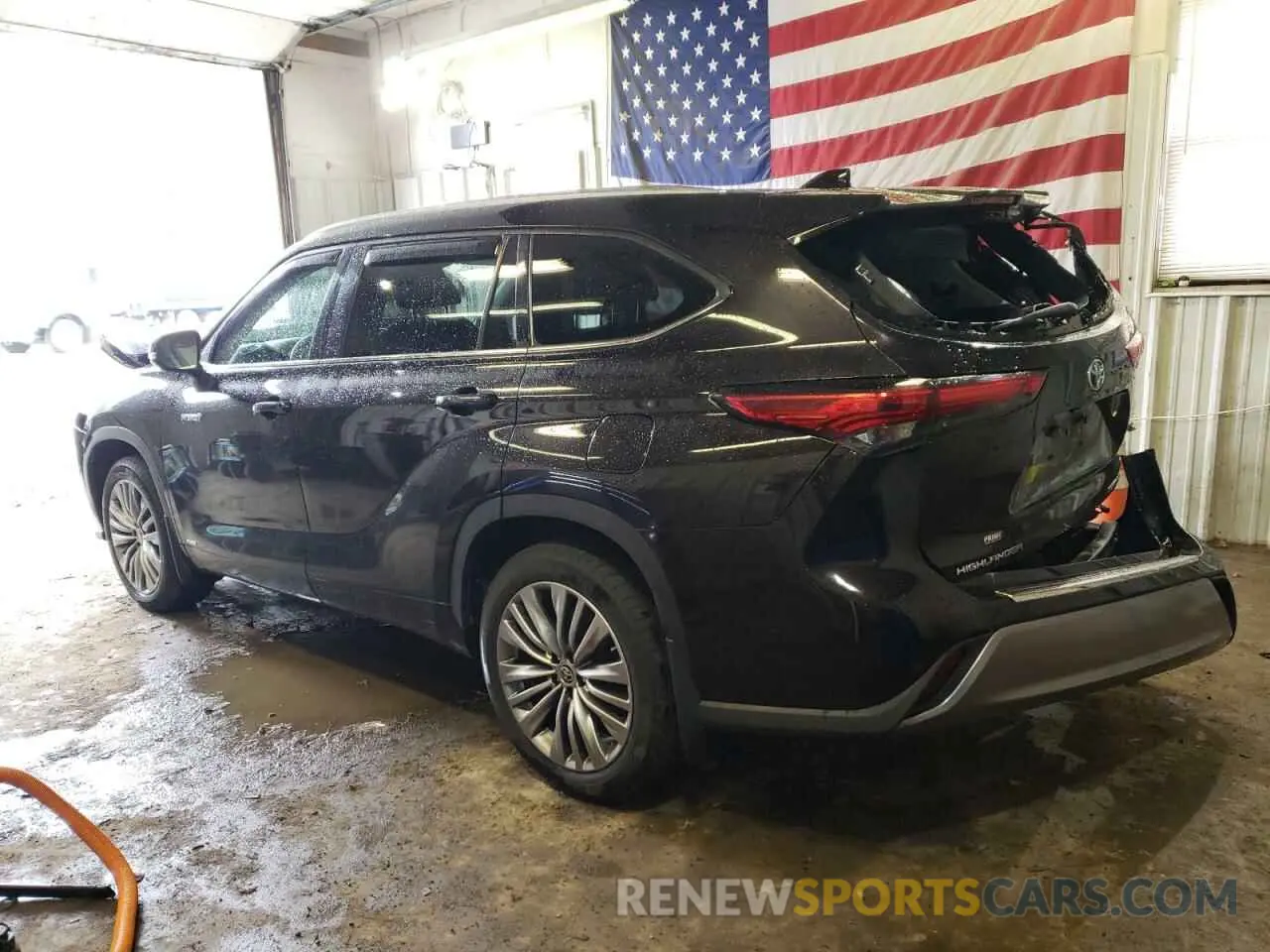 2 fotografías del automóvil dañado 5TDEBRCH2MS068048 TOYOTA HIGHLANDER 2021