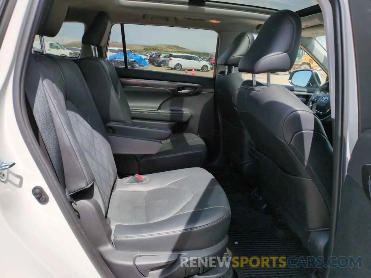 11 fotografías del automóvil dañado 5TDEBRCH8MS042327 TOYOTA HIGHLANDER 2021