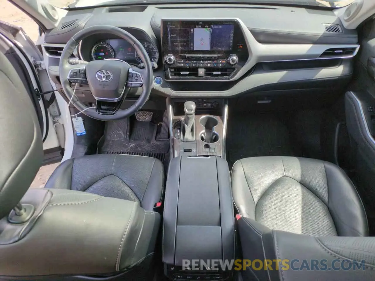 8 fotografías del automóvil dañado 5TDEBRCH8MS042327 TOYOTA HIGHLANDER 2021