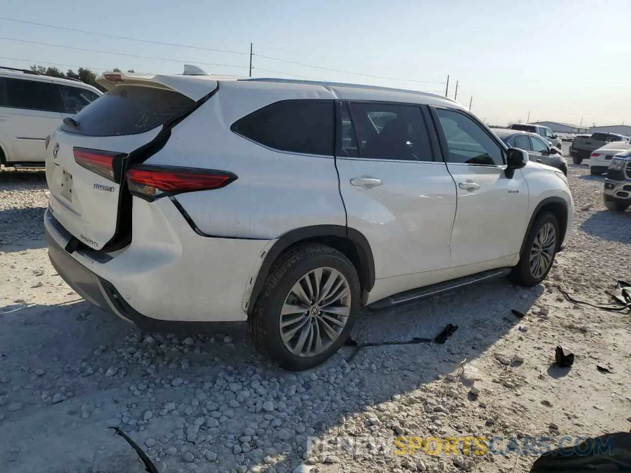 3 fotografías del automóvil dañado 5TDFARAH5MS005262 TOYOTA HIGHLANDER 2021