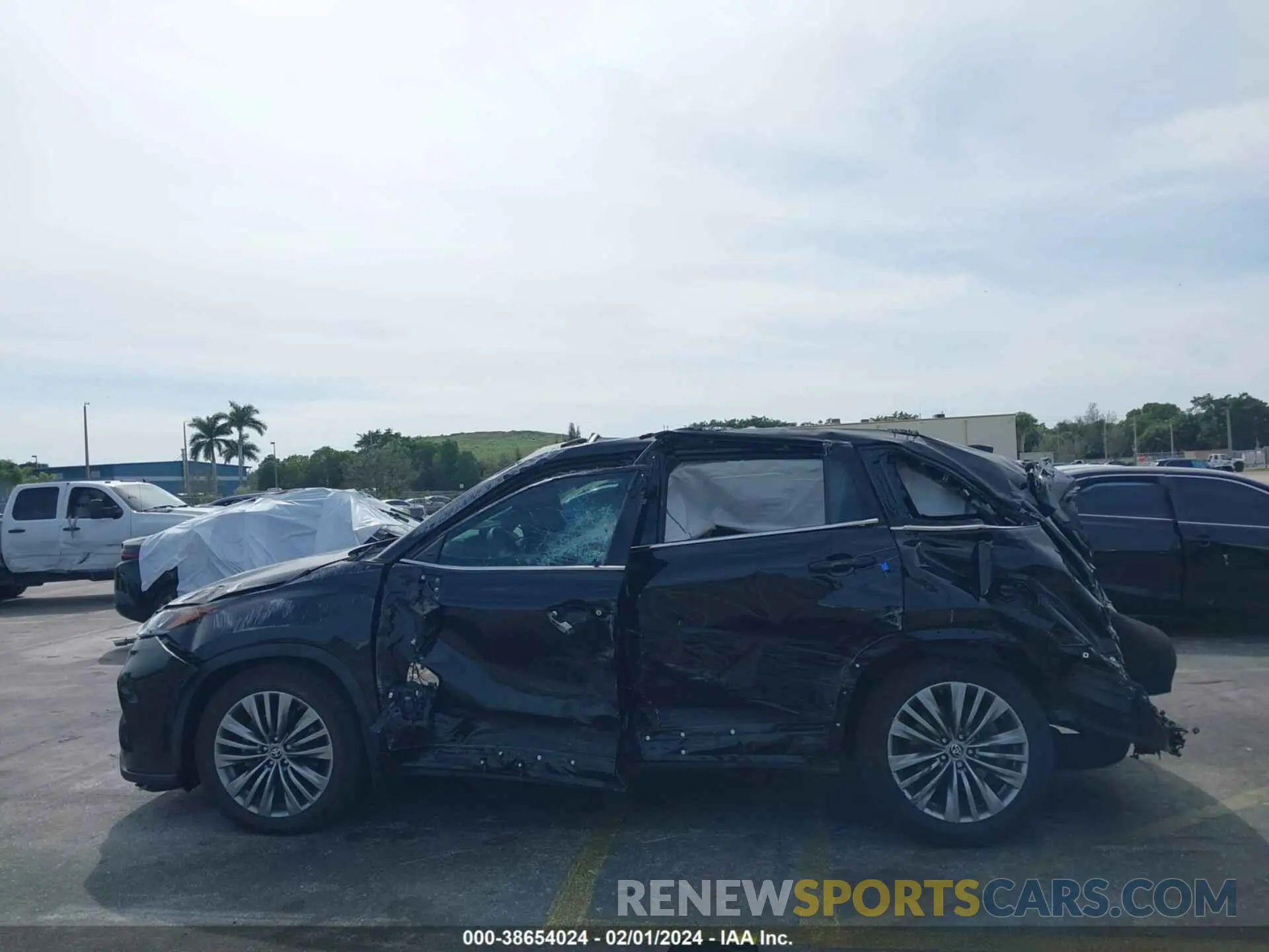 13 fotografías del automóvil dañado 5TDFZRAH6MS036030 TOYOTA HIGHLANDER 2021