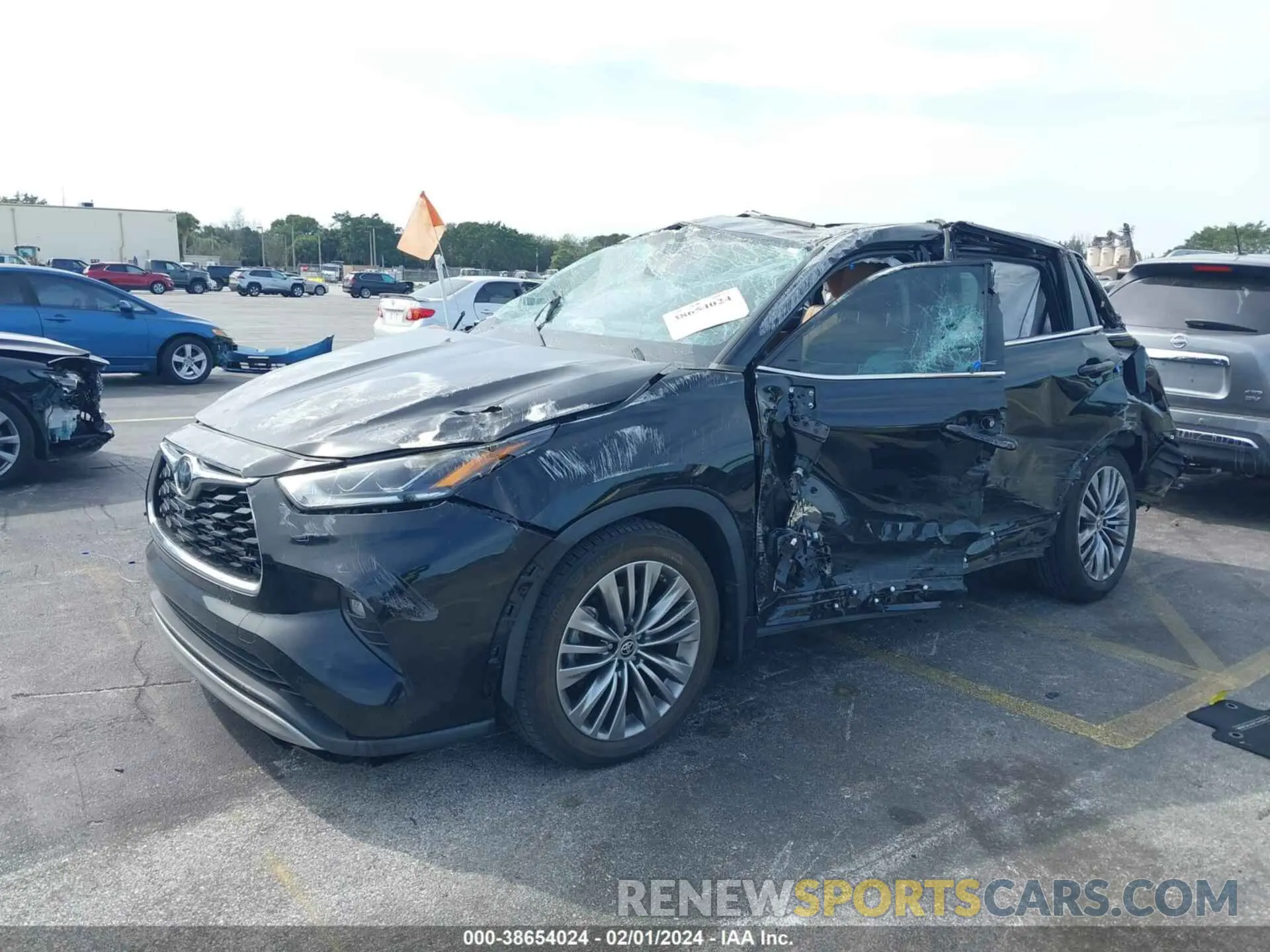 2 fotografías del automóvil dañado 5TDFZRAH6MS036030 TOYOTA HIGHLANDER 2021