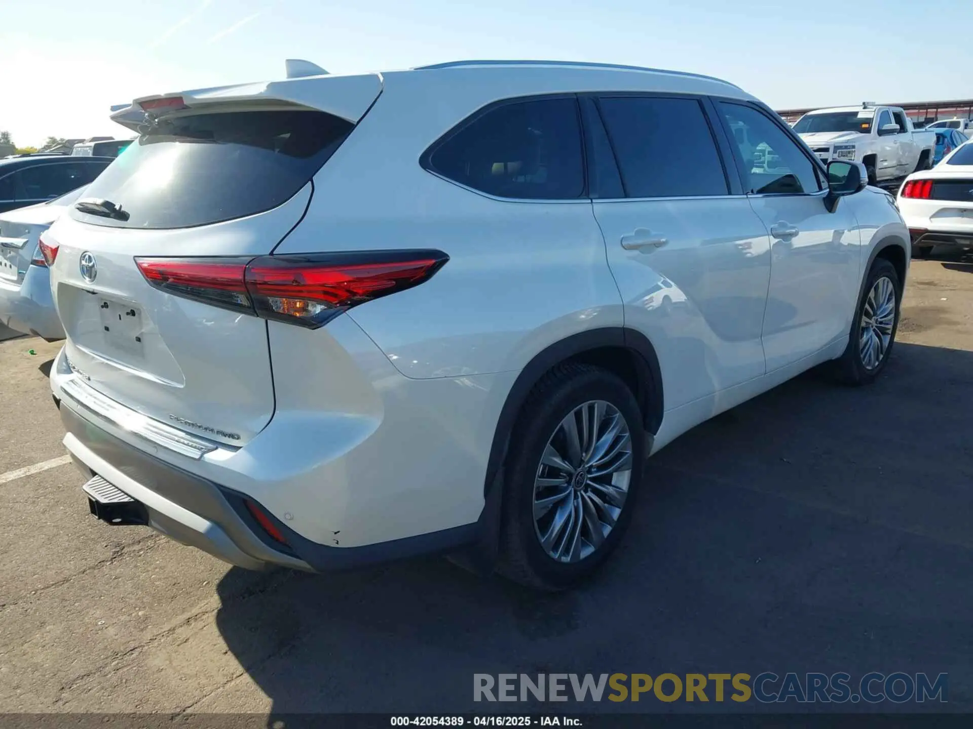 4 fotografías del automóvil dañado 5TDFZRBH2MS065314 TOYOTA HIGHLANDER 2021