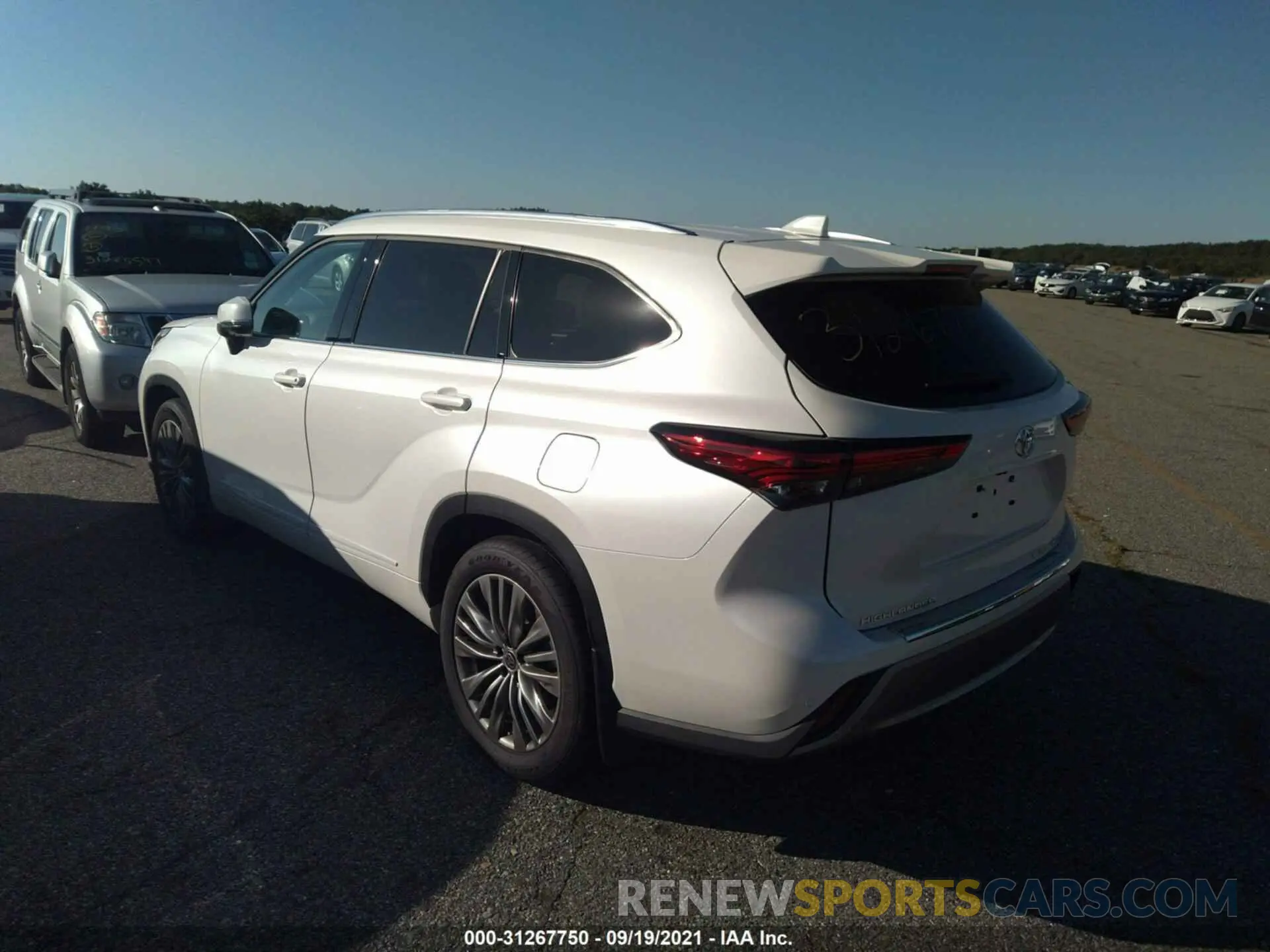 3 fotografías del automóvil dañado 5TDFZRBH9MS136735 TOYOTA HIGHLANDER 2021