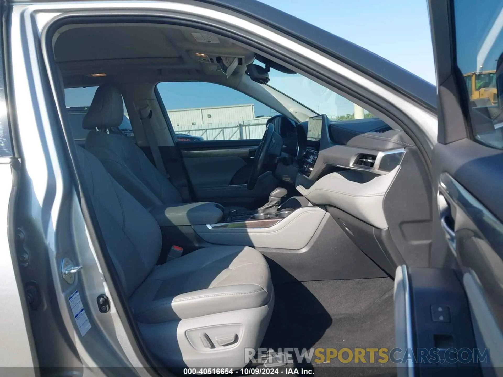 5 fotografías del automóvil dañado 5TDFZRBH9MS159030 TOYOTA HIGHLANDER 2021