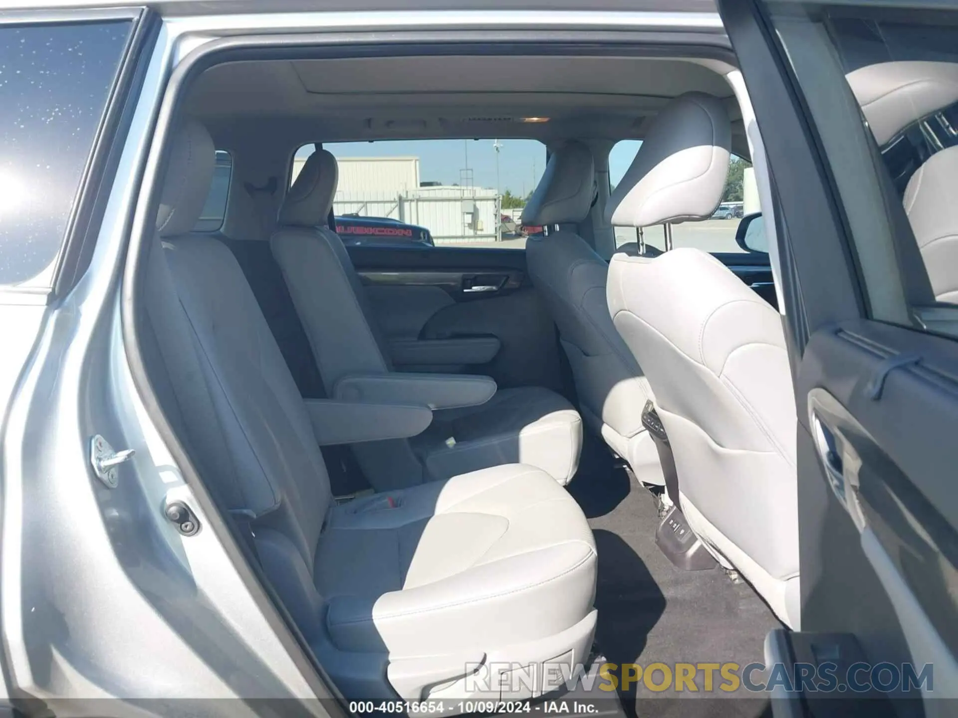 8 fotografías del automóvil dañado 5TDFZRBH9MS159030 TOYOTA HIGHLANDER 2021