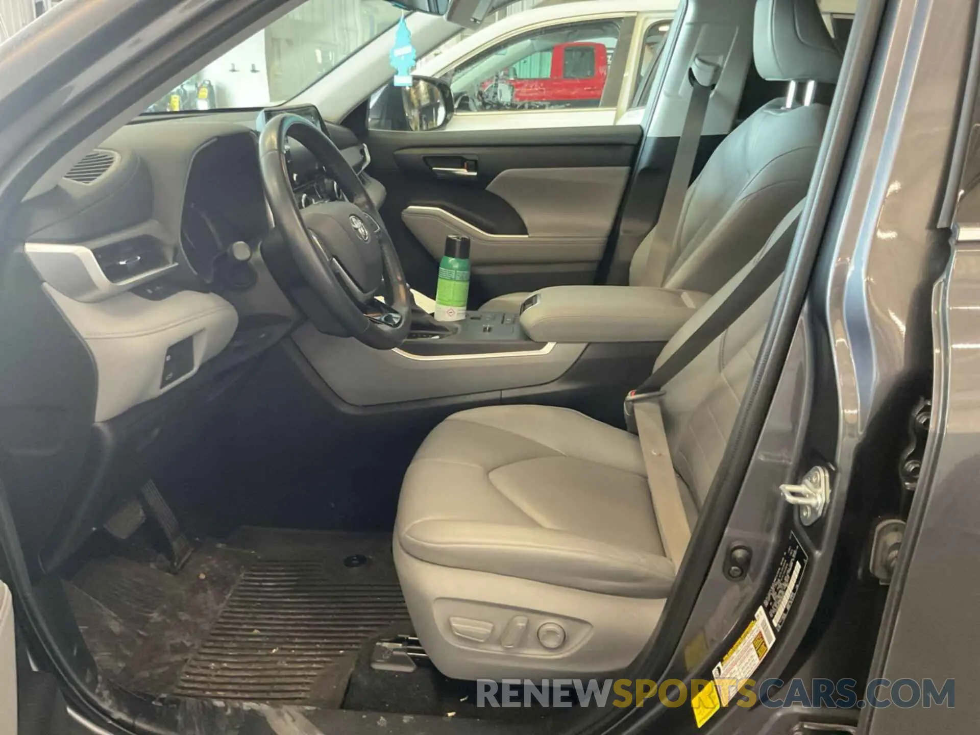 19 fotografías del automóvil dañado 5TDGARAH2MS506372 TOYOTA HIGHLANDER 2021