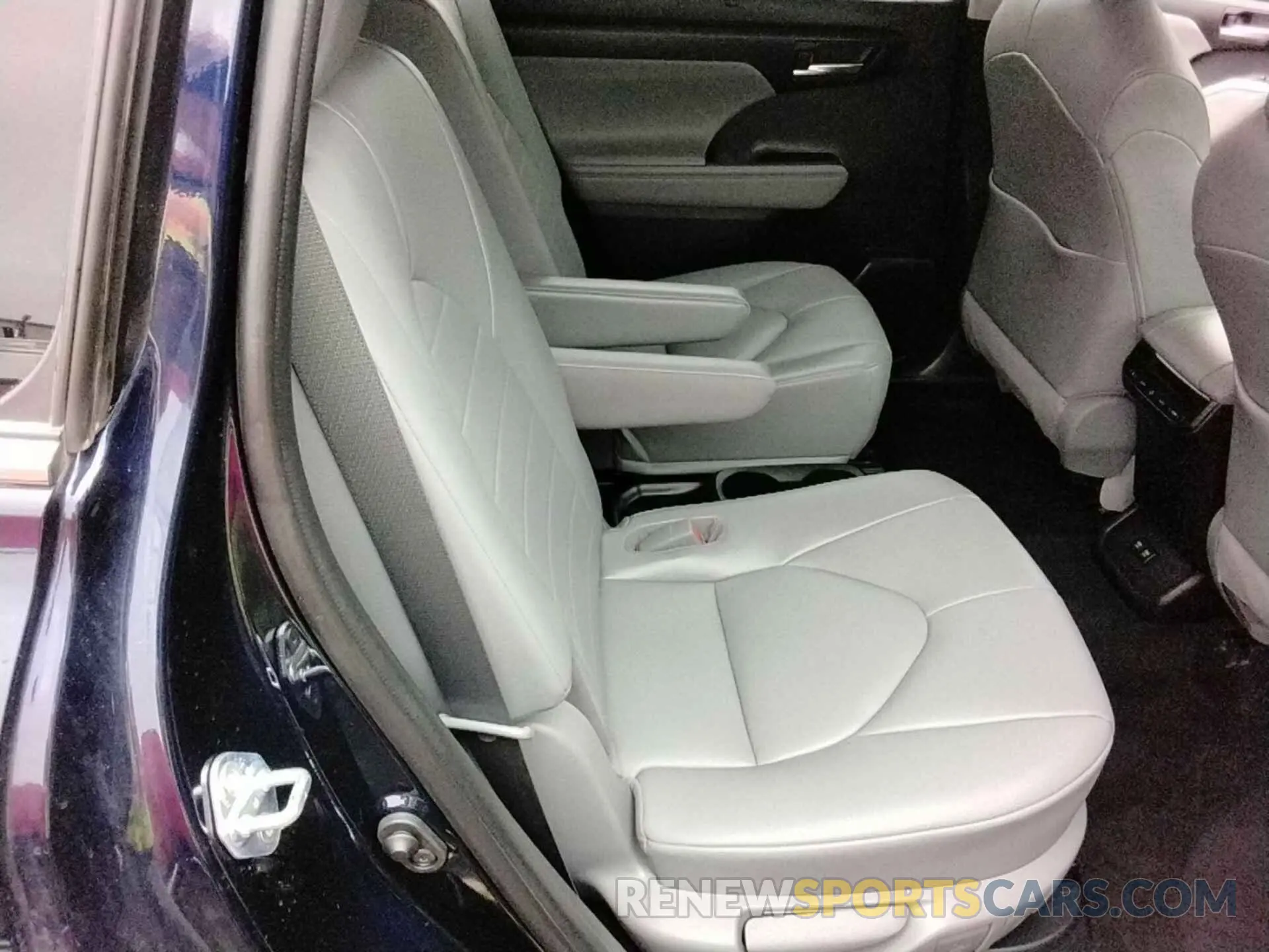 13 fotografías del automóvil dañado 5TDGARAH4MS010568 TOYOTA HIGHLANDER 2021