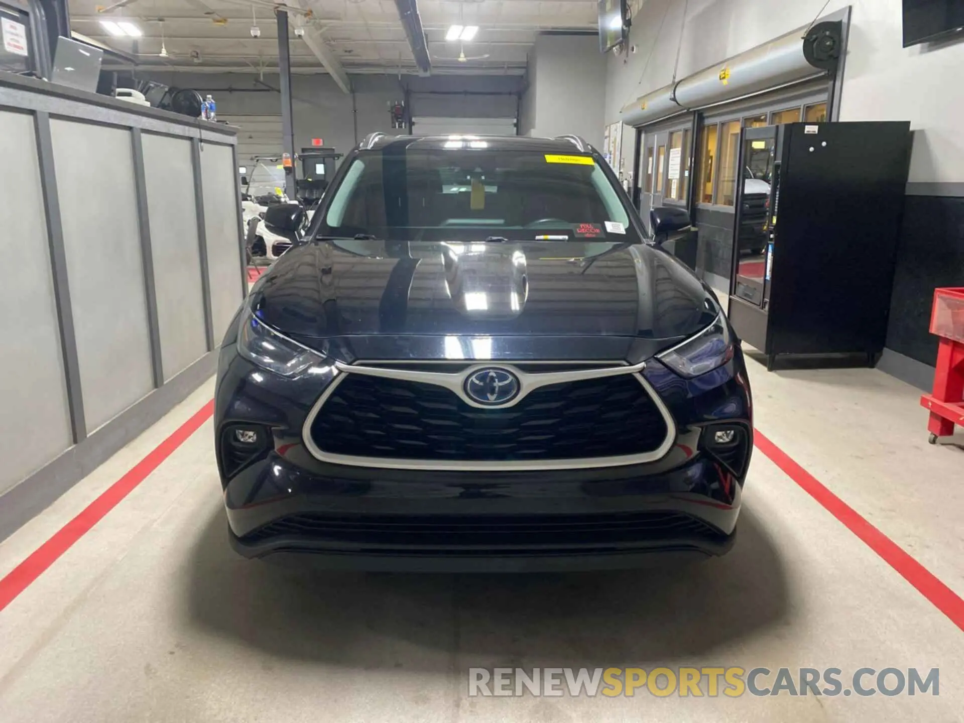 31 fotografías del automóvil dañado 5TDGARAH6MS506374 TOYOTA HIGHLANDER 2021