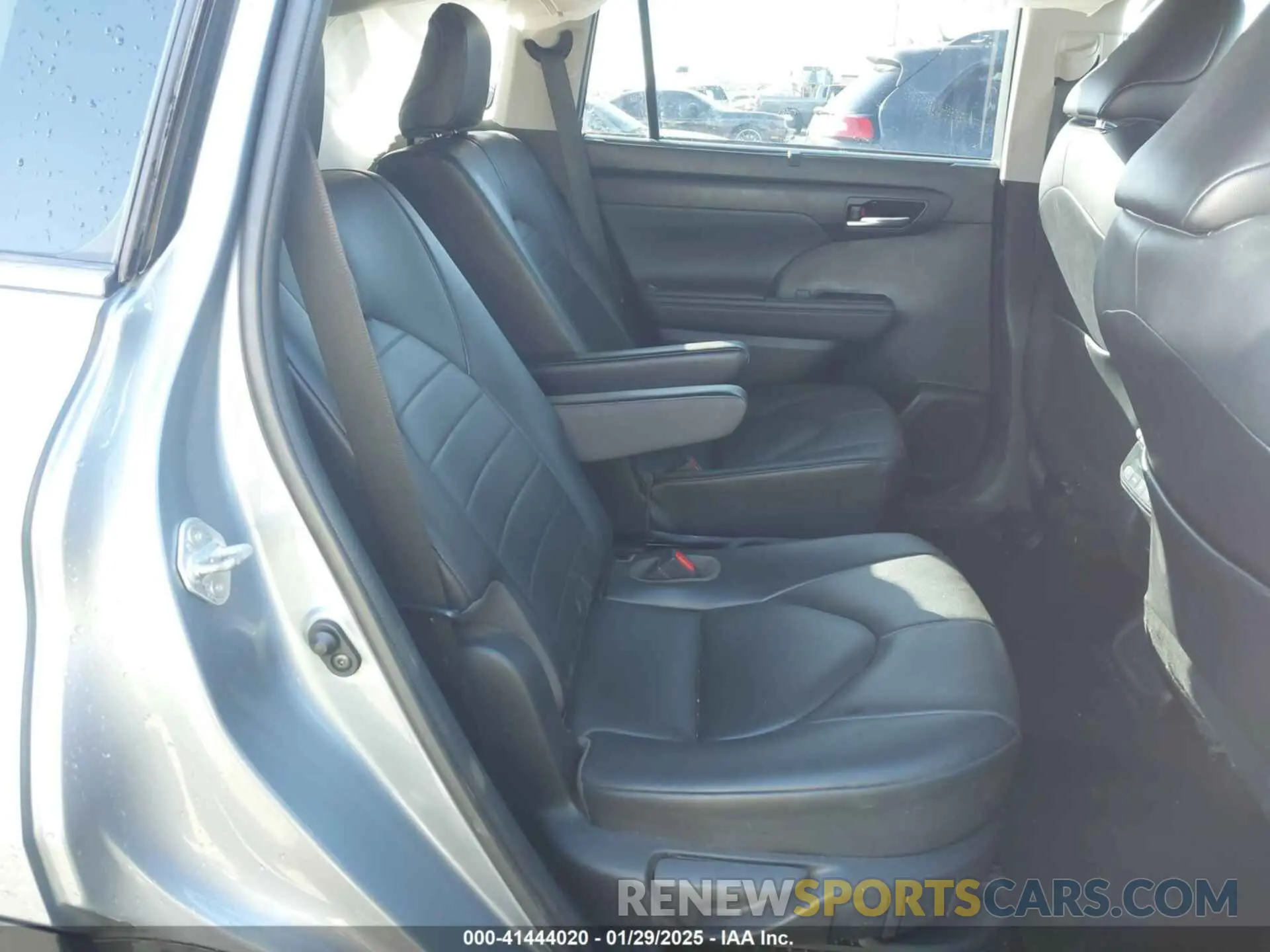 8 fotografías del automóvil dañado 5TDGBRCH0MS065111 TOYOTA HIGHLANDER 2021