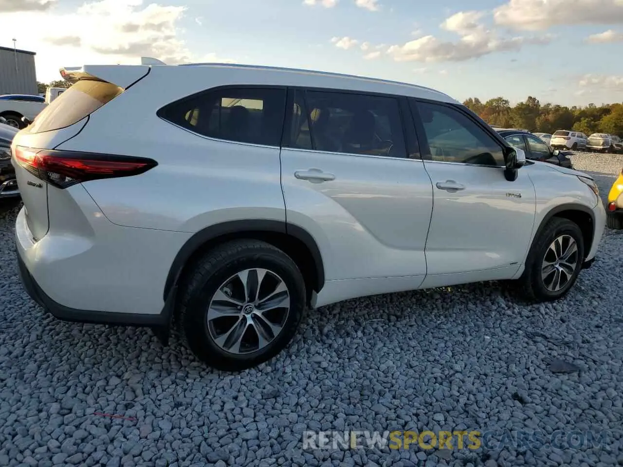 3 fotografías del automóvil dañado 5TDGBRCH0MS527540 TOYOTA HIGHLANDER 2021