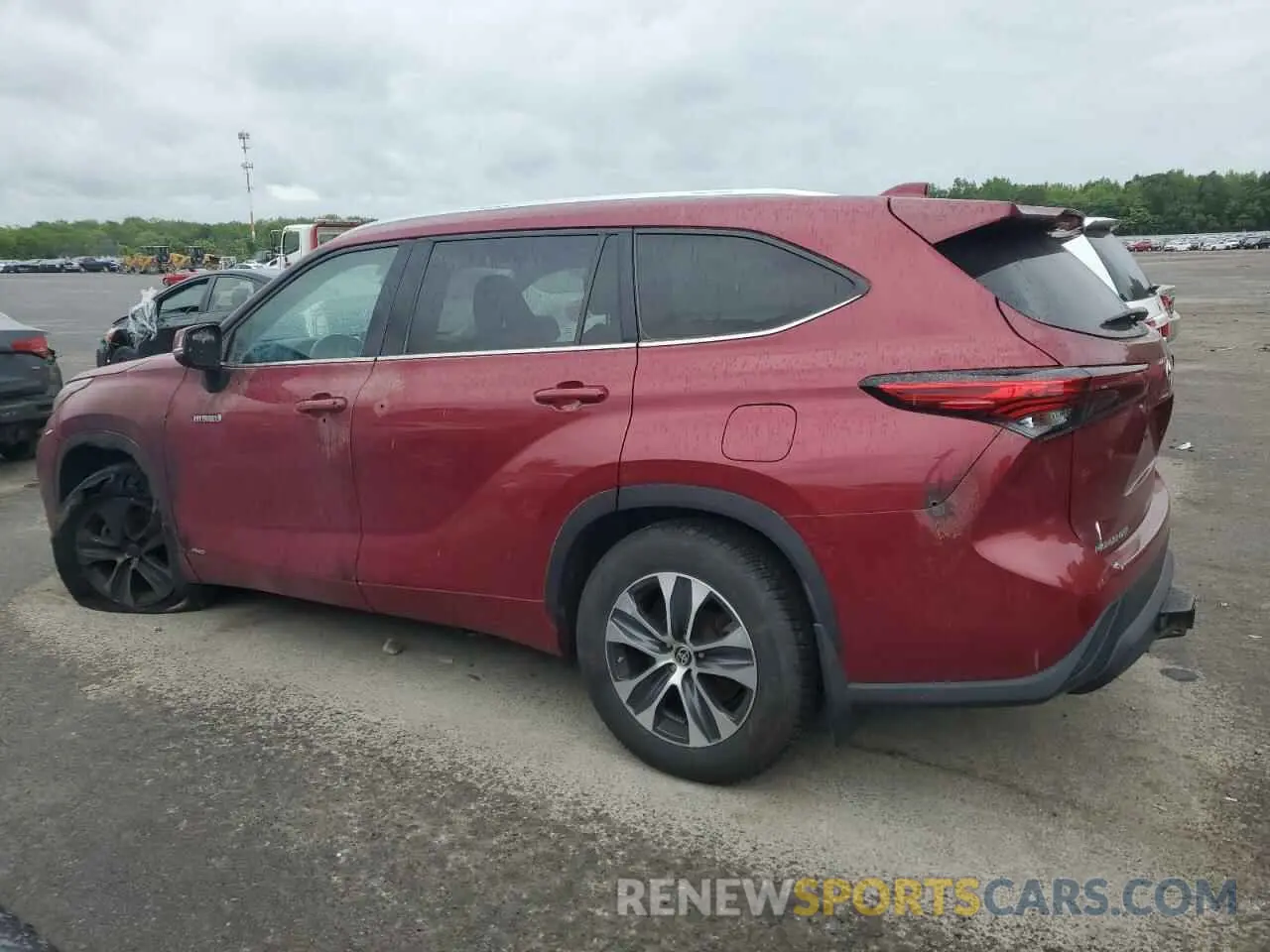 2 fotografías del automóvil dañado 5TDGBRCH1MS516174 TOYOTA HIGHLANDER 2021
