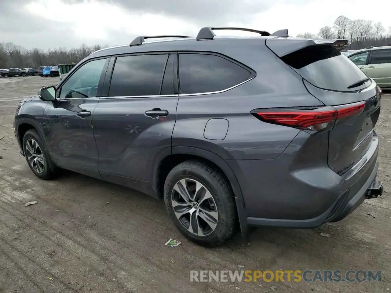 2 fotografías del automóvil dañado 5TDGBRCH3MS530142 TOYOTA HIGHLANDER 2021
