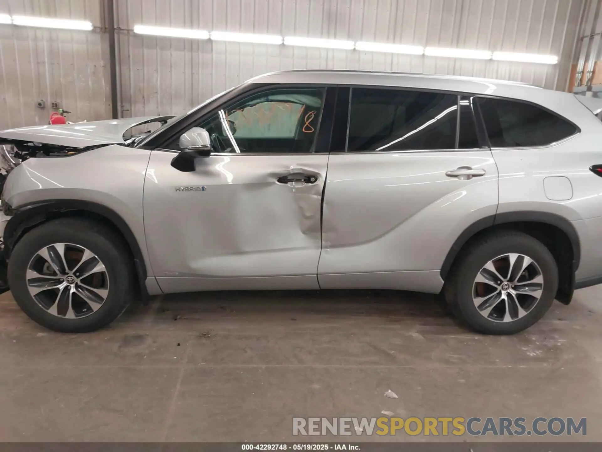 14 fotografías del automóvil dañado 5TDGBRCH4MS060638 TOYOTA HIGHLANDER 2021