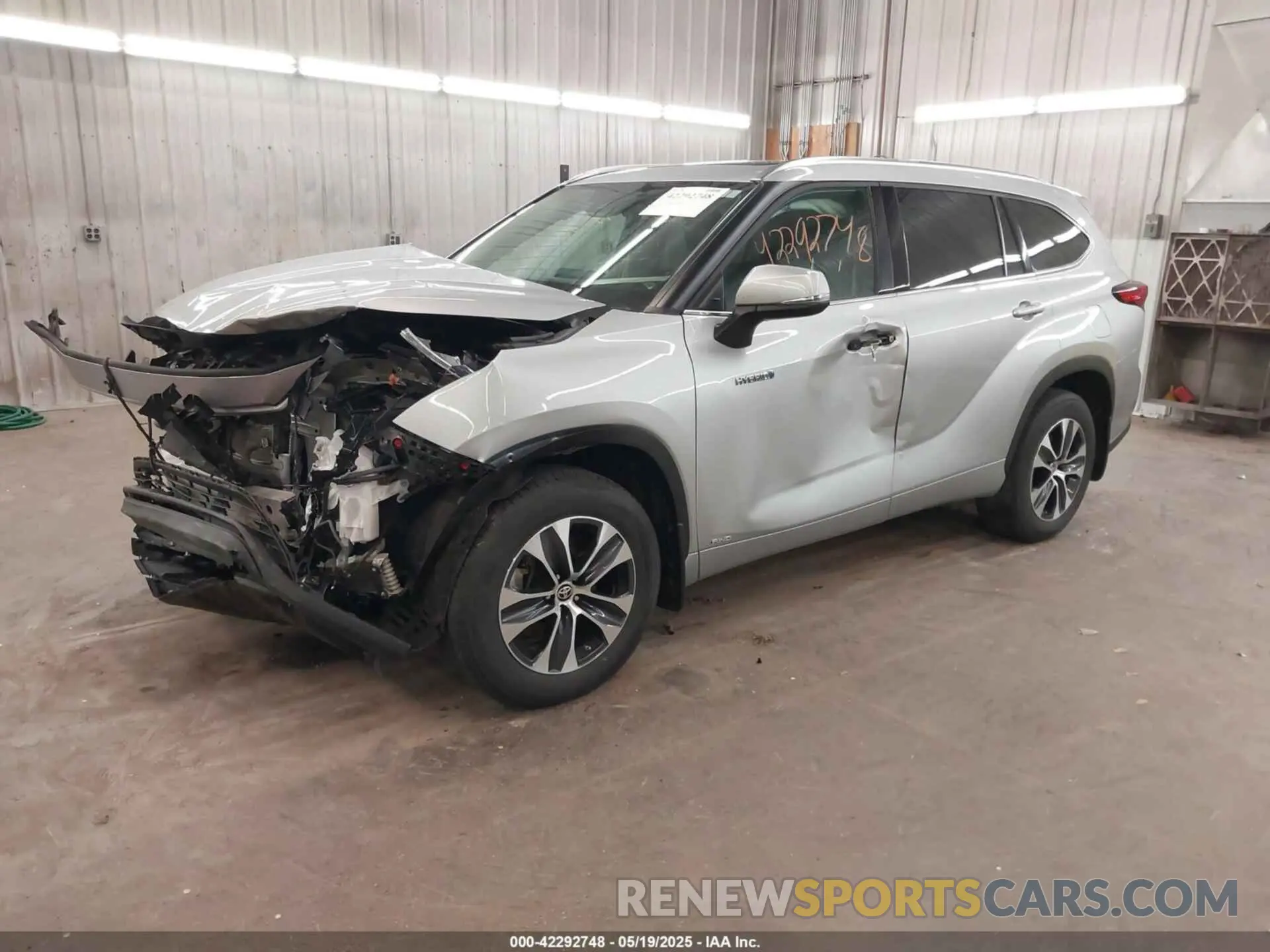 2 fotografías del automóvil dañado 5TDGBRCH4MS060638 TOYOTA HIGHLANDER 2021