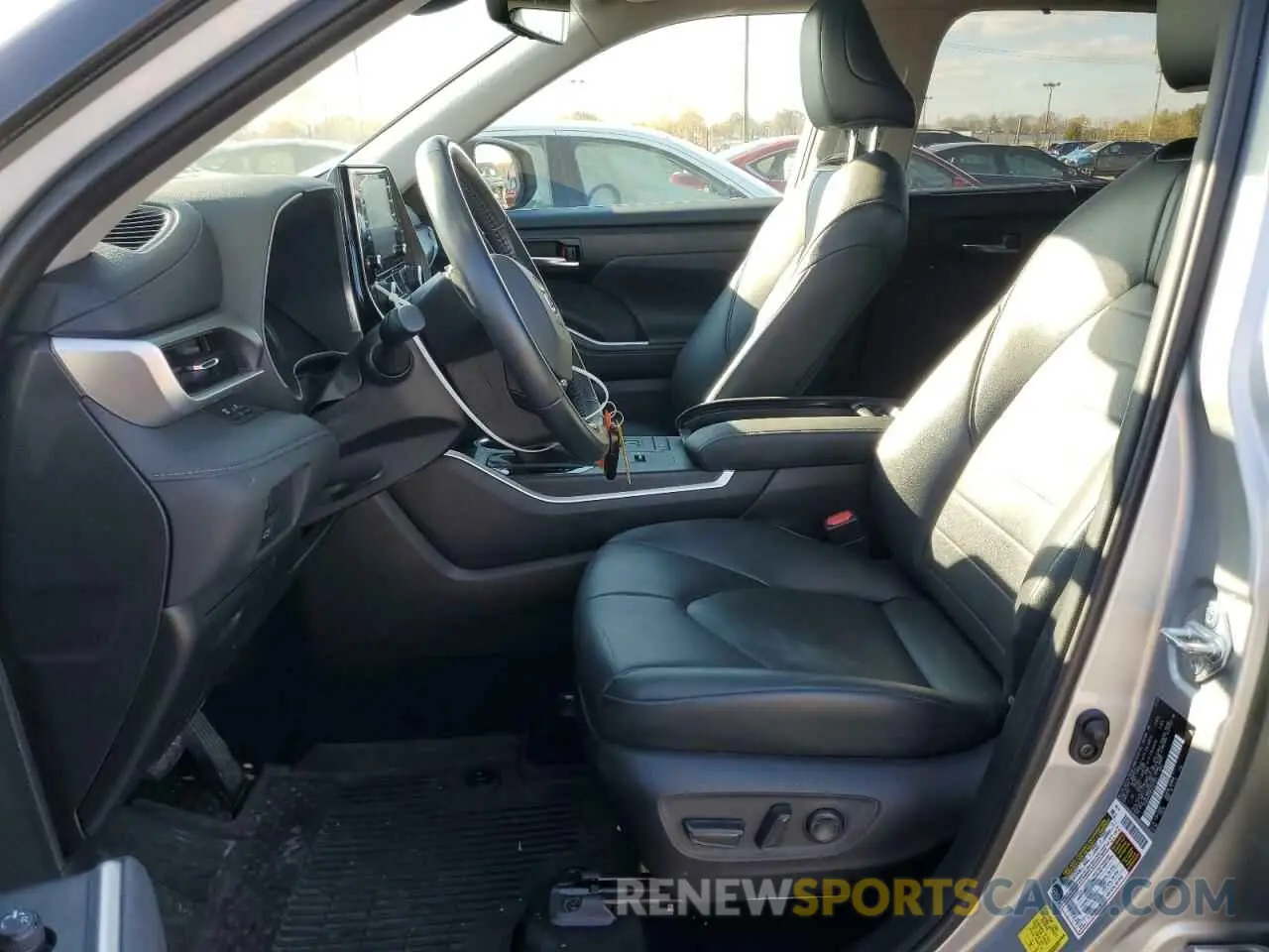7 fotografías del automóvil dañado 5TDGBRCH6MS521161 TOYOTA HIGHLANDER 2021