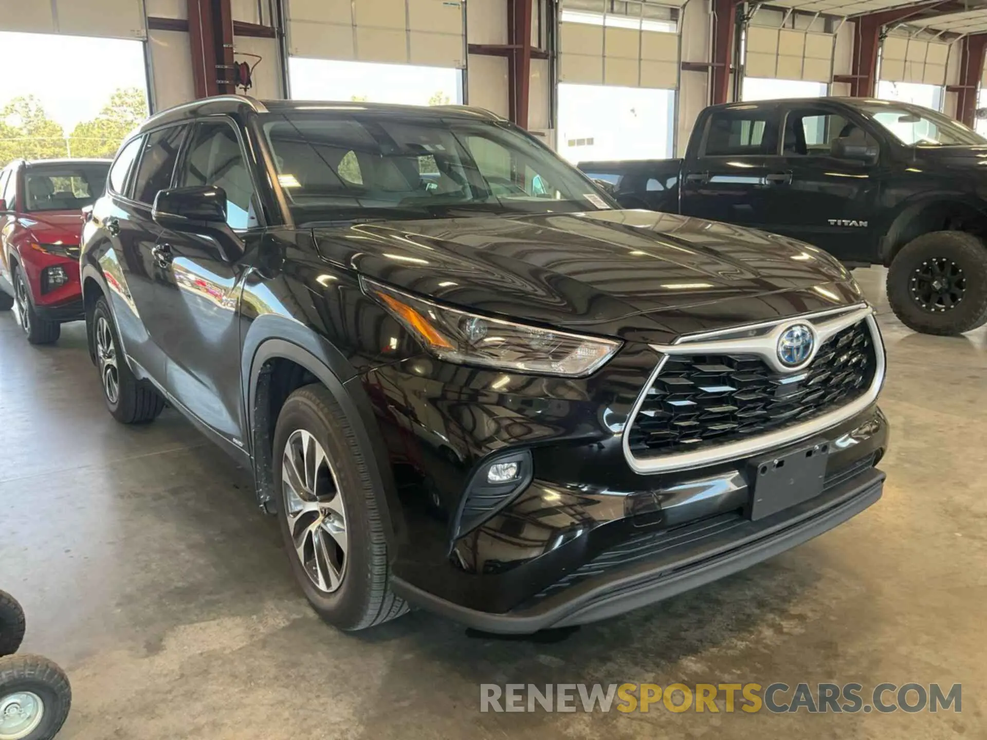 25 fotografías del automóvil dañado 5TDGBRCH8MS525373 TOYOTA HIGHLANDER 2021