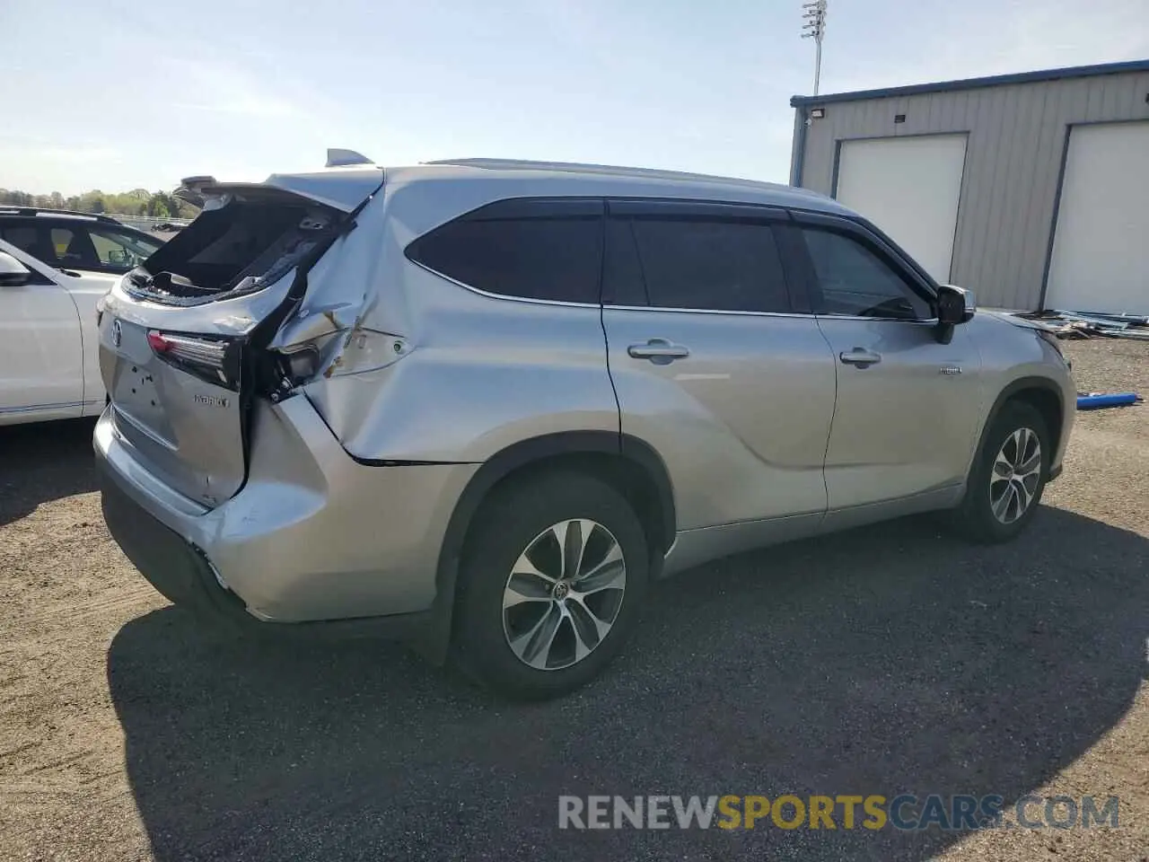 3 fotografías del automóvil dañado 5TDGBRCH8MS533456 TOYOTA HIGHLANDER 2021