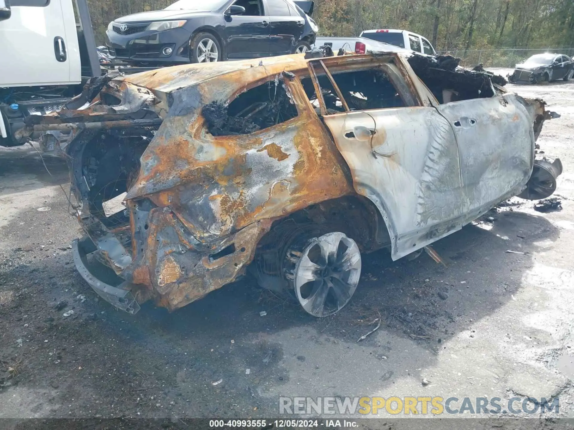 4 fotografías del automóvil dañado 5TDGBRCHXMS050020 TOYOTA HIGHLANDER 2021