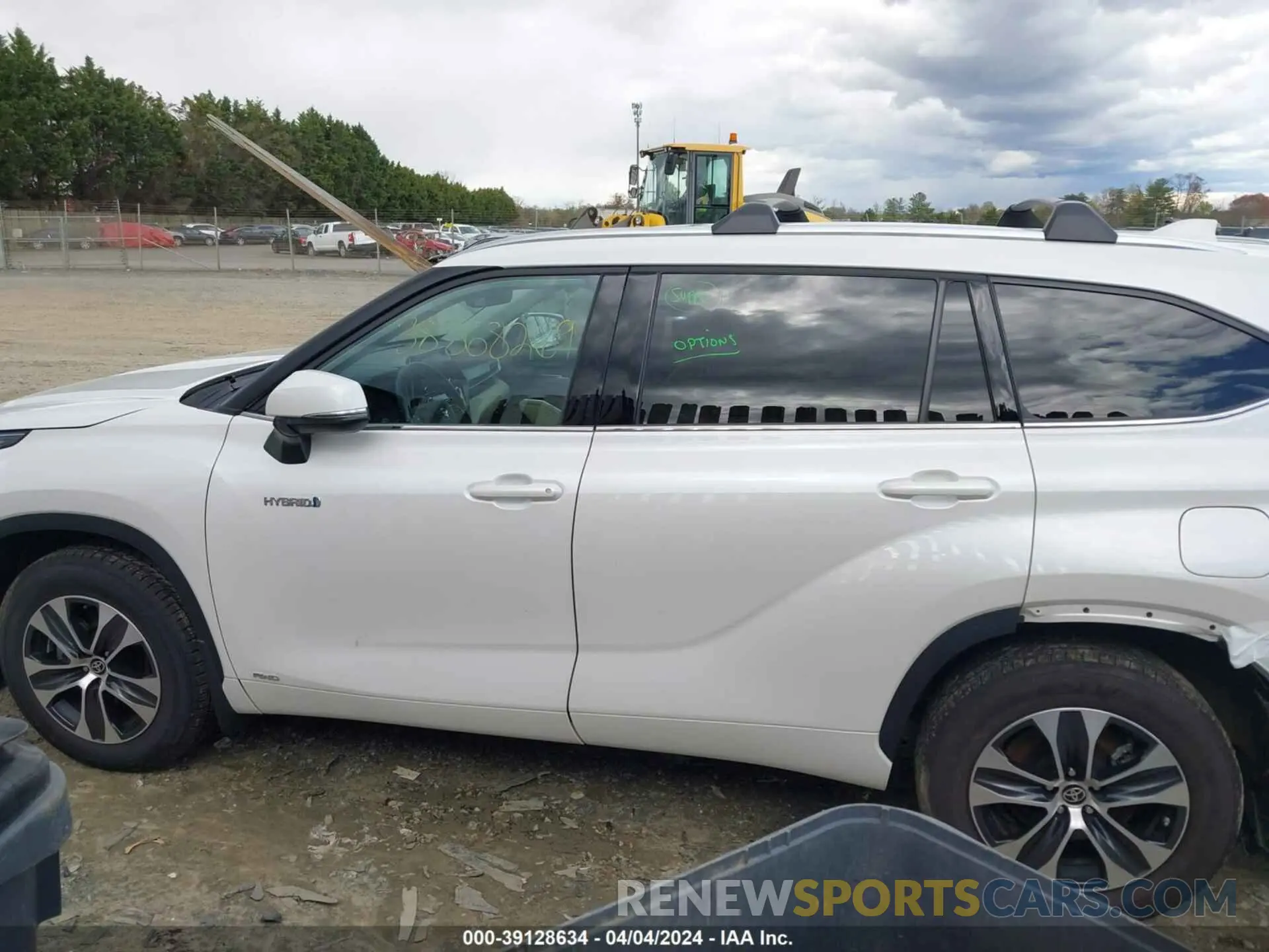 14 fotografías del automóvil dañado 5TDGBRCHXMS059073 TOYOTA HIGHLANDER 2021
