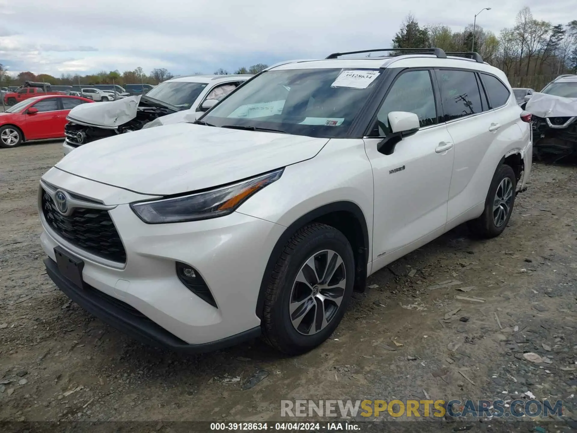 2 fotografías del automóvil dañado 5TDGBRCHXMS059073 TOYOTA HIGHLANDER 2021