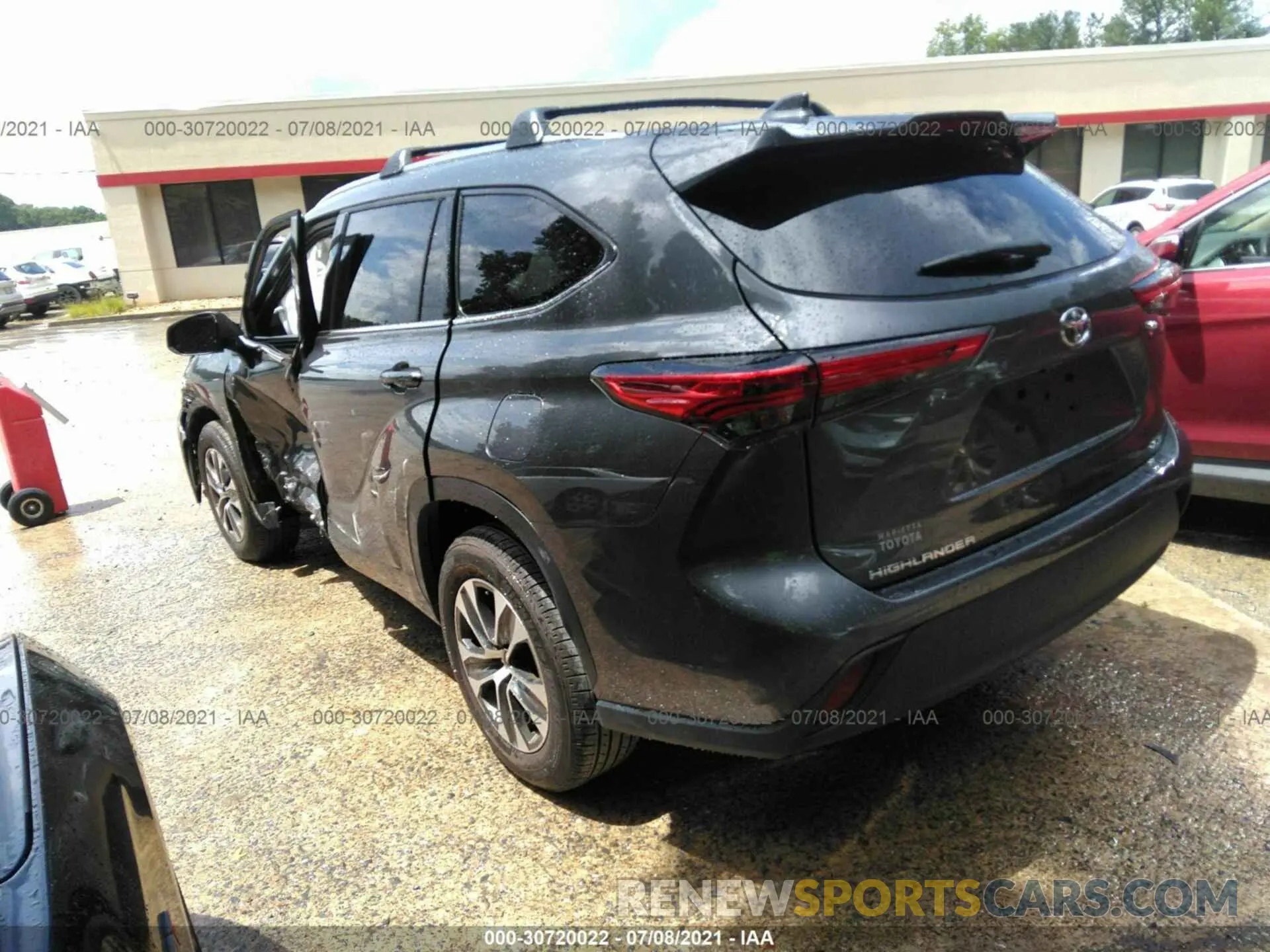 3 fotografías del automóvil dañado 5TDGZRAH0MS528363 TOYOTA HIGHLANDER 2021