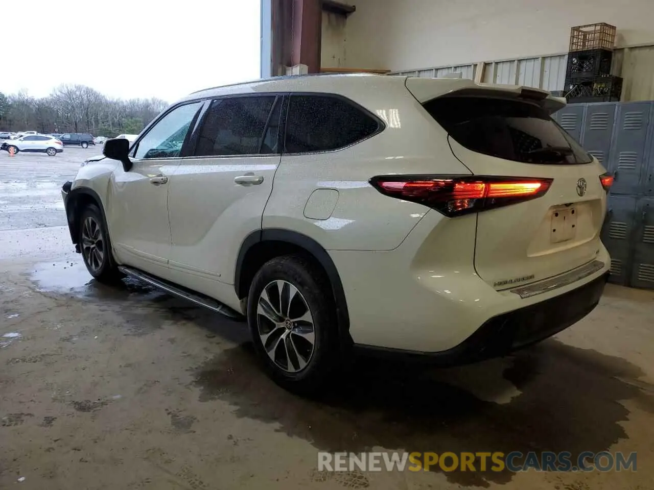 2 fotografías del automóvil dañado 5TDGZRAH1MS526038 TOYOTA HIGHLANDER 2021