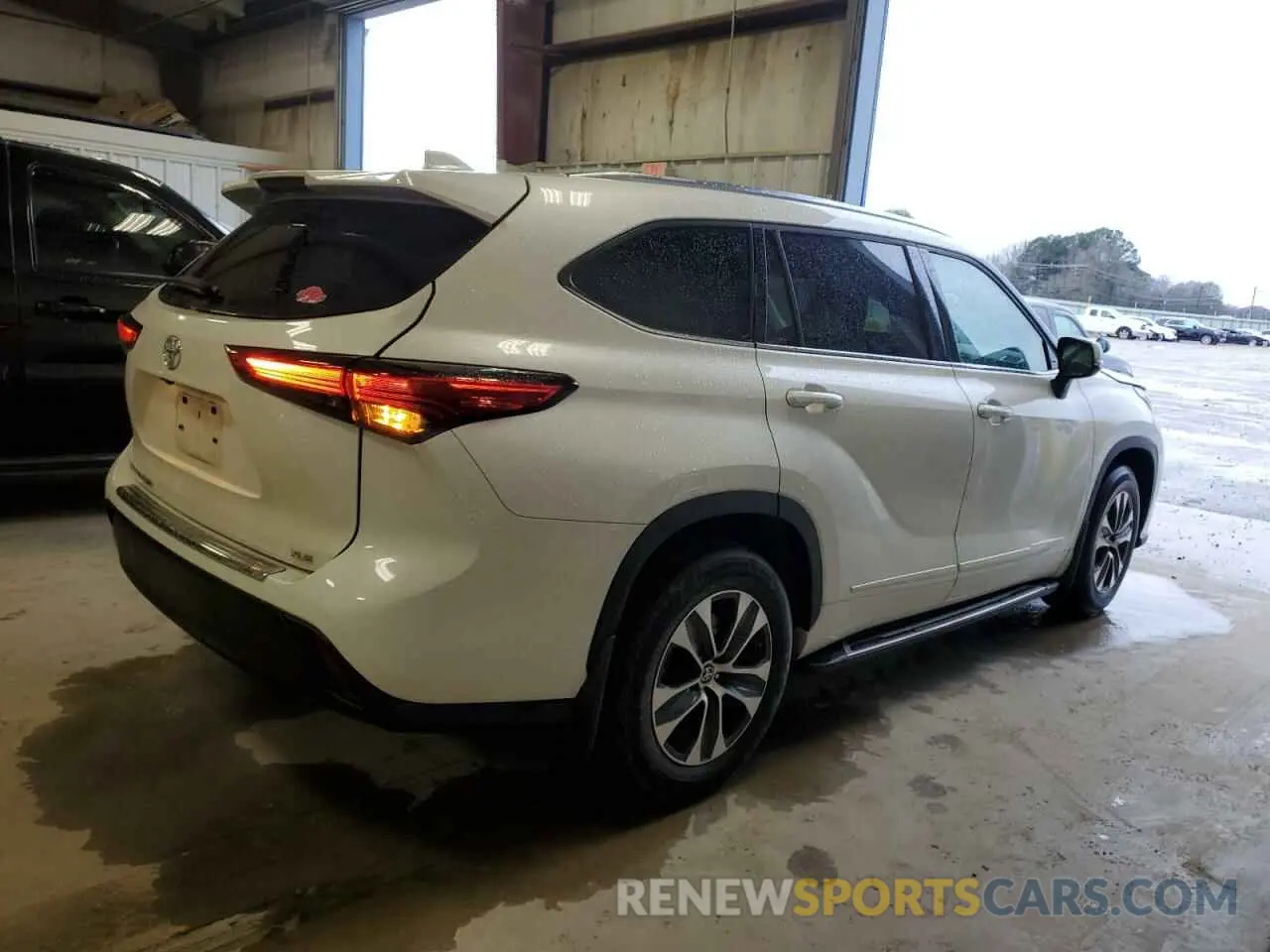 3 fotografías del automóvil dañado 5TDGZRAH1MS526038 TOYOTA HIGHLANDER 2021