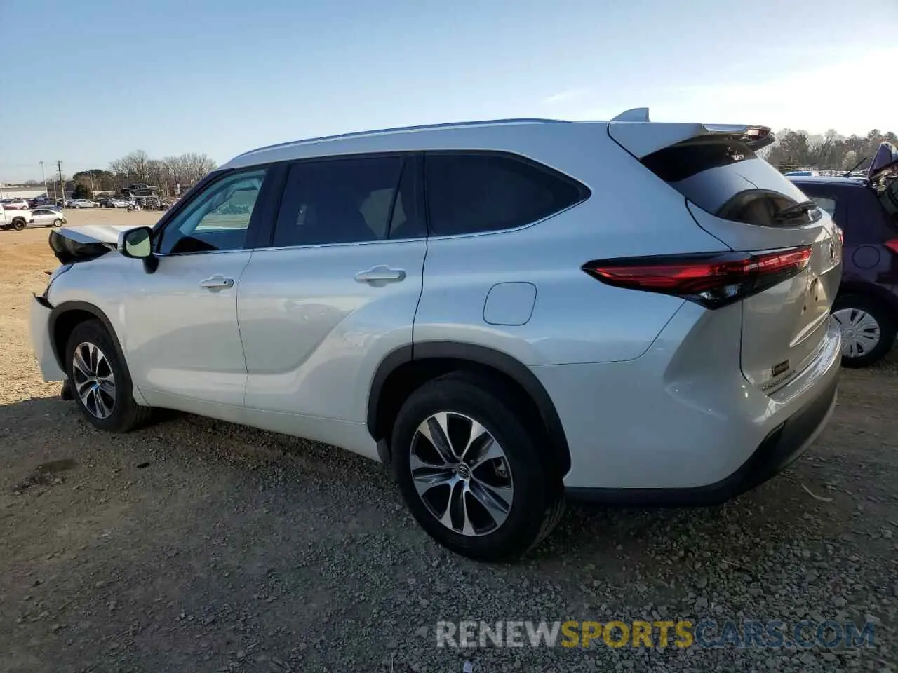 2 fotografías del automóvil dañado 5TDGZRAH2MS065366 TOYOTA HIGHLANDER 2021
