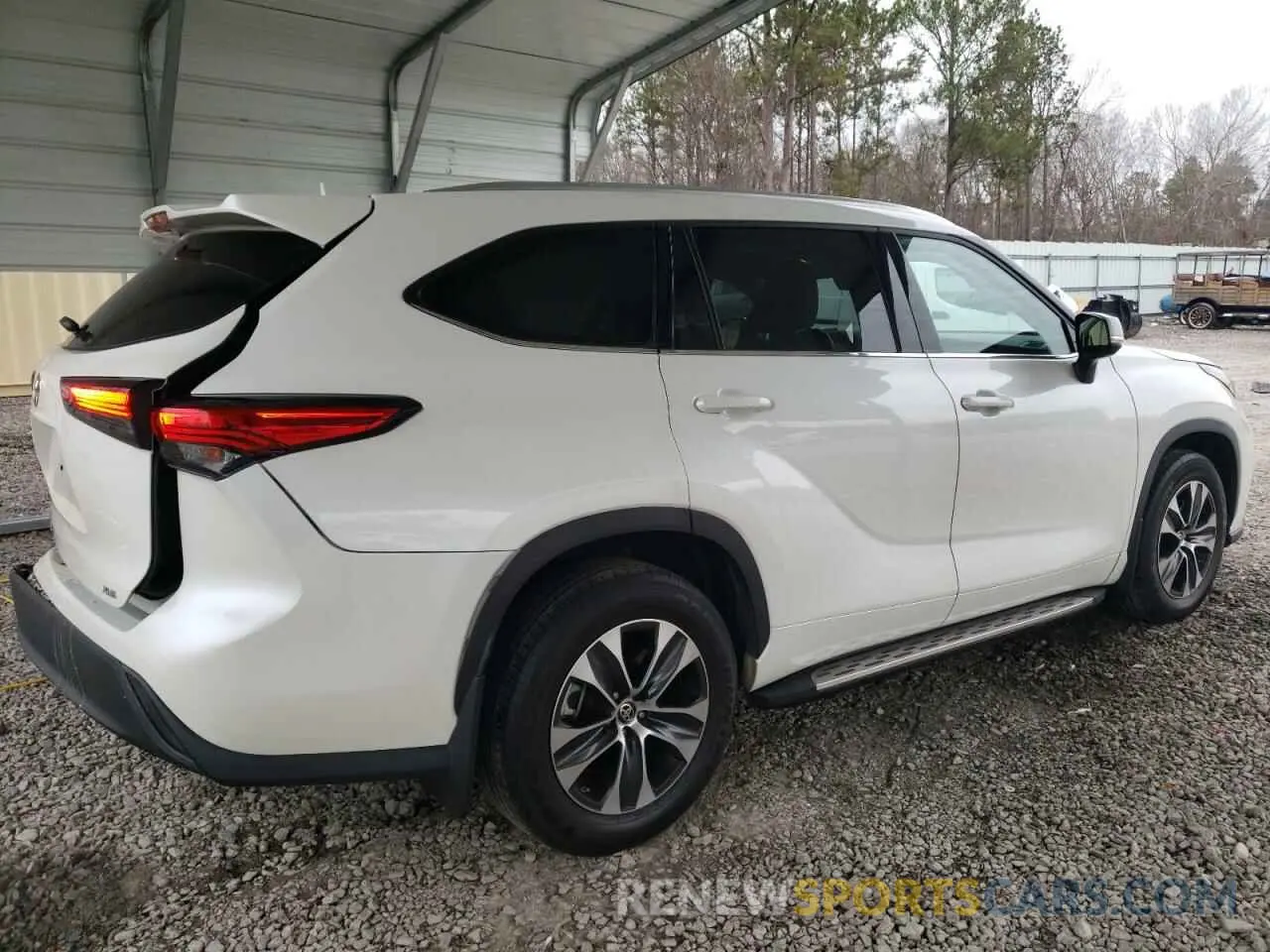 3 fotografías del automóvil dañado 5TDGZRAH3MS068325 TOYOTA HIGHLANDER 2021