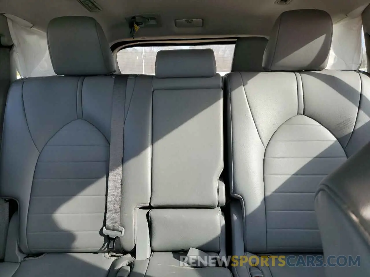 10 fotografías del automóvil dañado 5TDGZRAH4MS035253 TOYOTA HIGHLANDER 2021