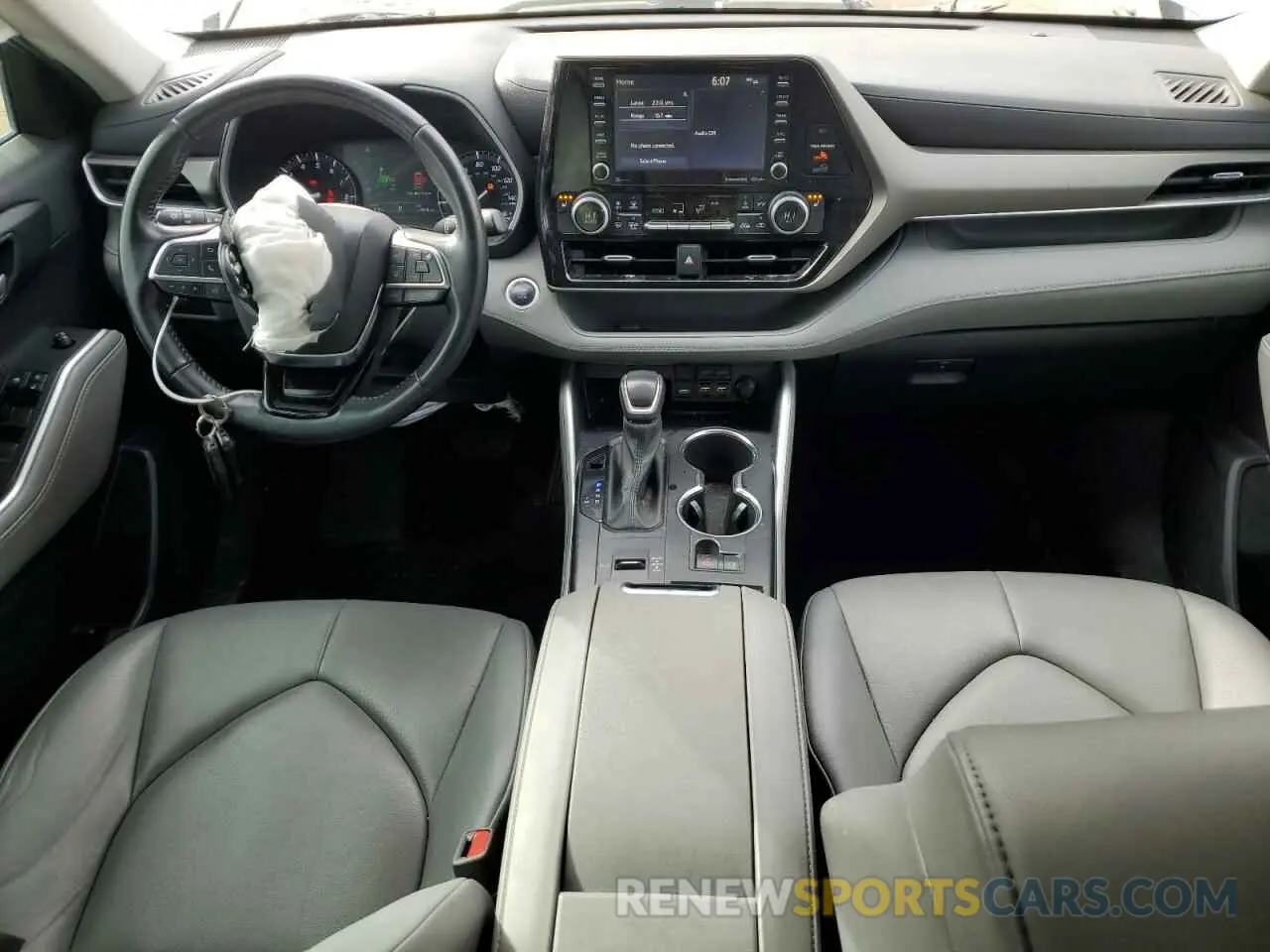 8 fotografías del automóvil dañado 5TDGZRAH4MS035253 TOYOTA HIGHLANDER 2021
