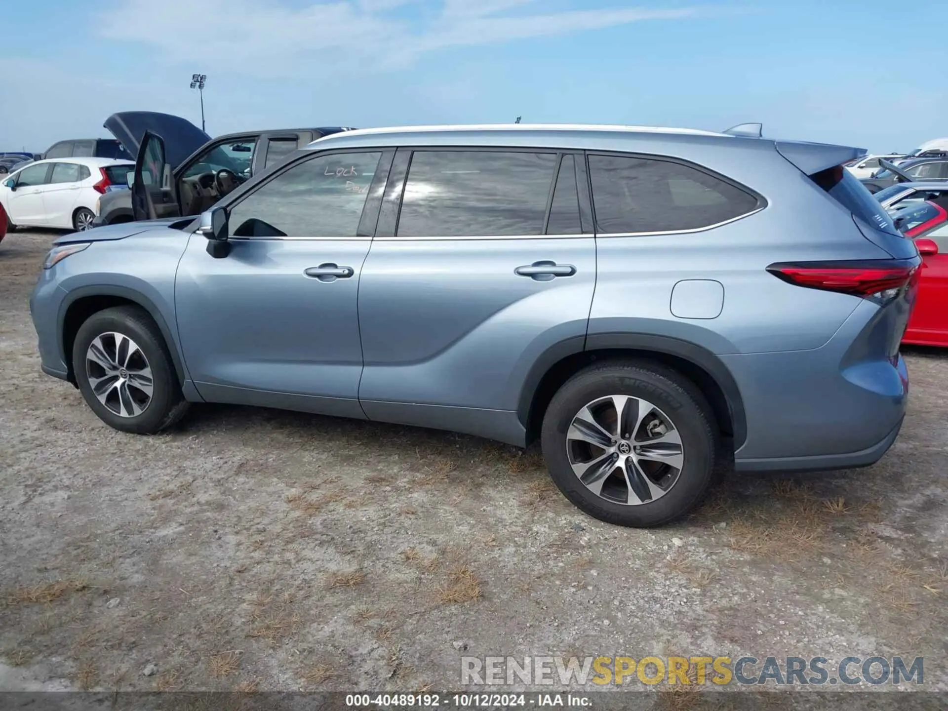 14 fotografías del automóvil dañado 5TDGZRAH4MS036323 TOYOTA HIGHLANDER 2021