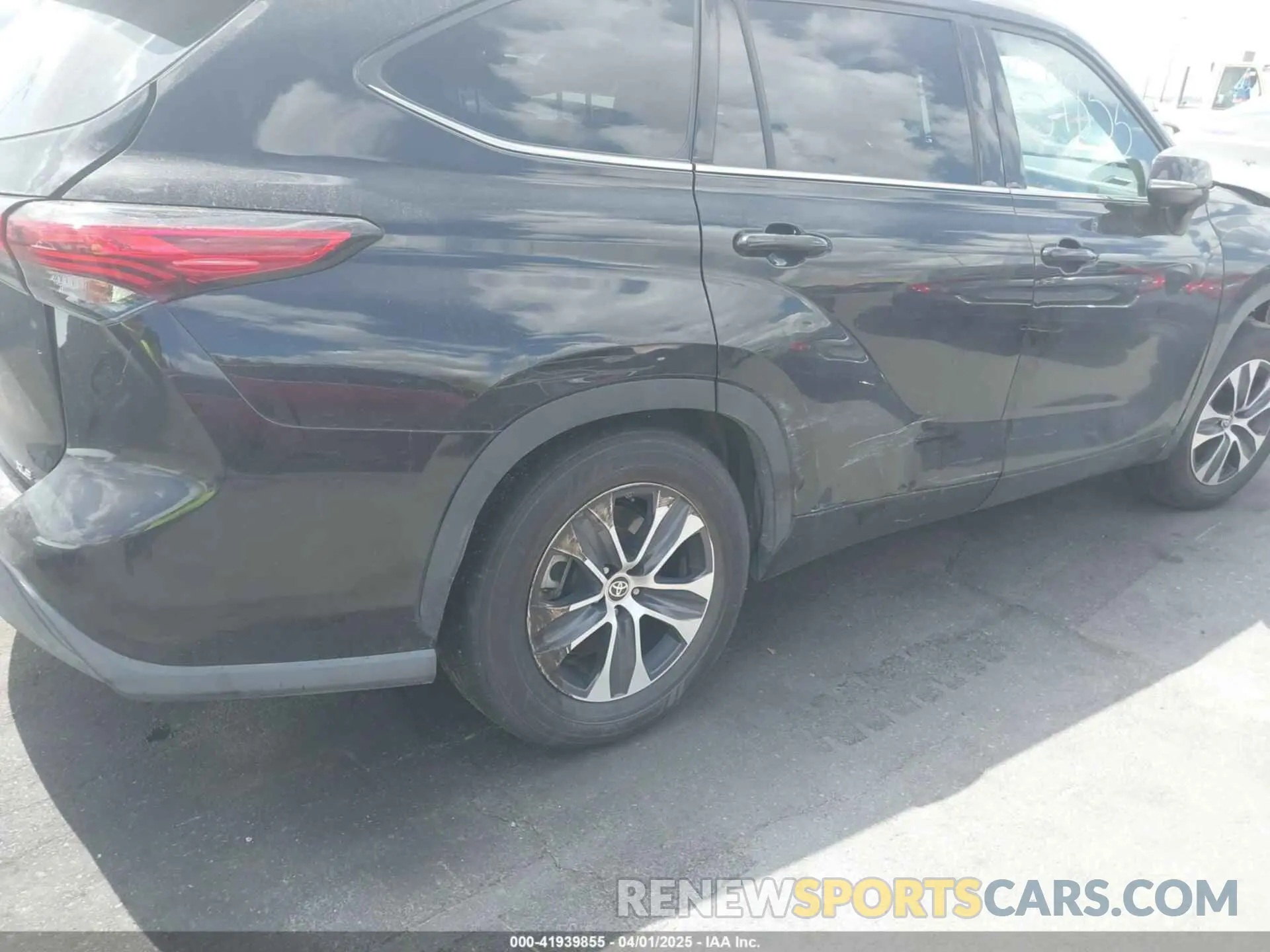 17 fotografías del automóvil dañado 5TDGZRAH6MS039935 TOYOTA HIGHLANDER 2021