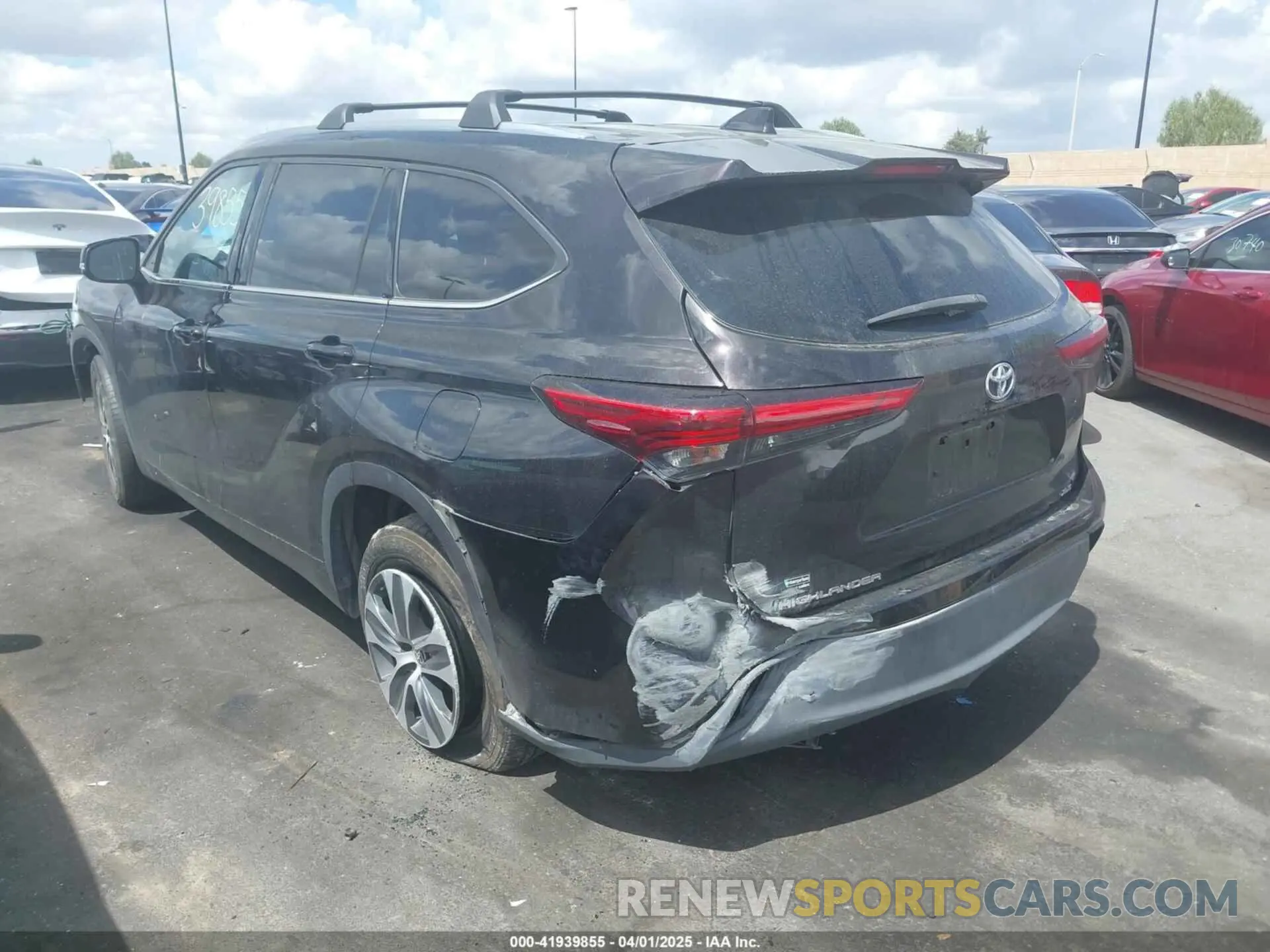 3 fotografías del automóvil dañado 5TDGZRAH6MS039935 TOYOTA HIGHLANDER 2021