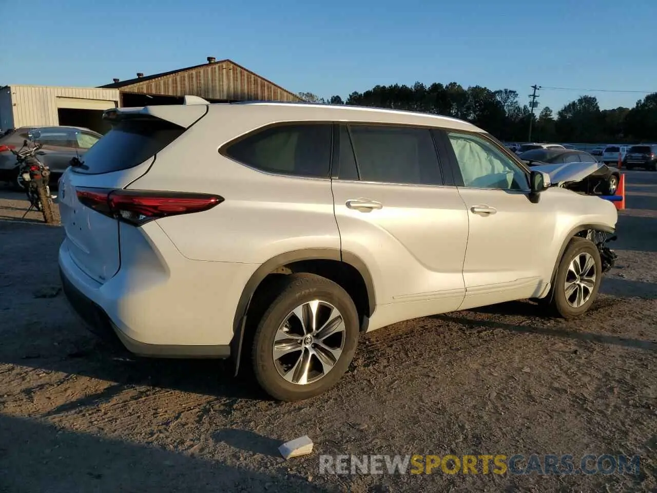 3 fotografías del automóvil dañado 5TDGZRAH6MS532367 TOYOTA HIGHLANDER 2021