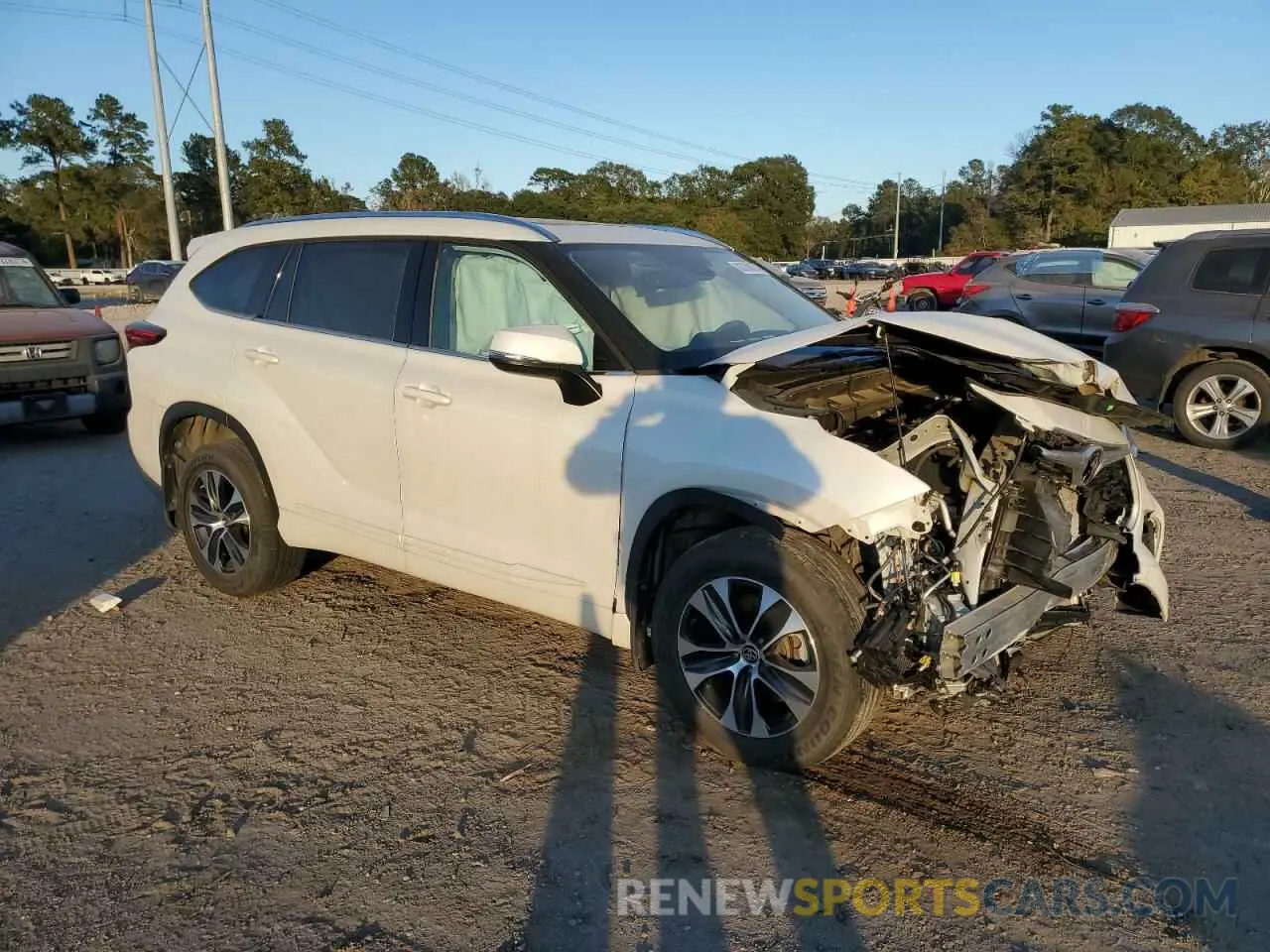 4 fotografías del automóvil dañado 5TDGZRAH6MS532367 TOYOTA HIGHLANDER 2021