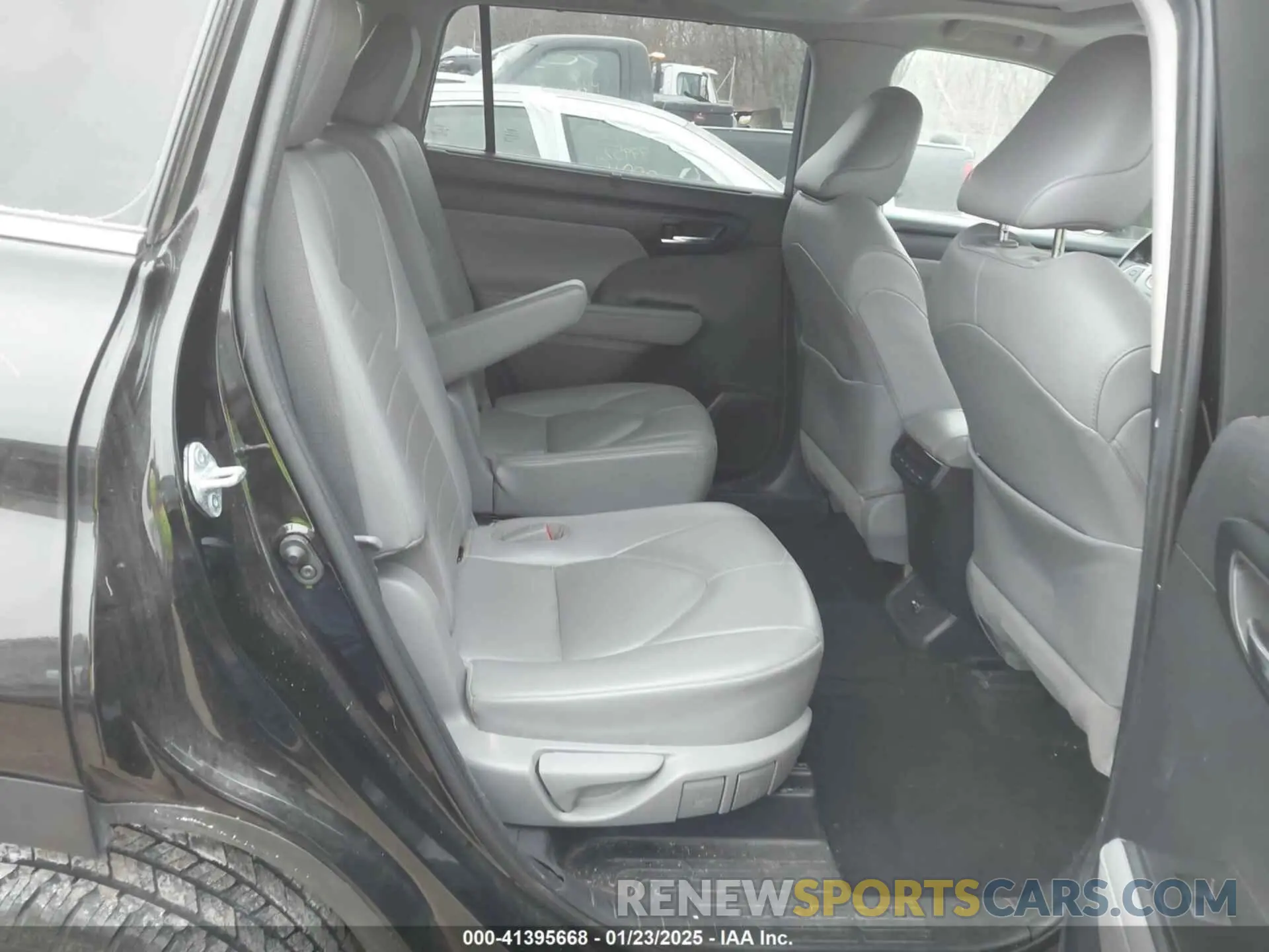 8 fotografías del automóvil dañado 5TDGZRAH7MS041399 TOYOTA HIGHLANDER 2021