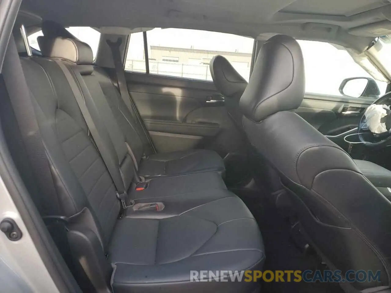 11 fotografías del automóvil dañado 5TDGZRAH7MS053066 TOYOTA HIGHLANDER 2021