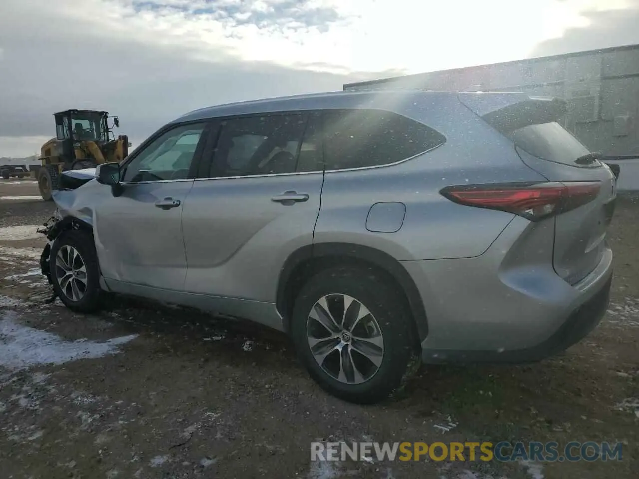 2 fotografías del automóvil dañado 5TDGZRAH7MS053066 TOYOTA HIGHLANDER 2021