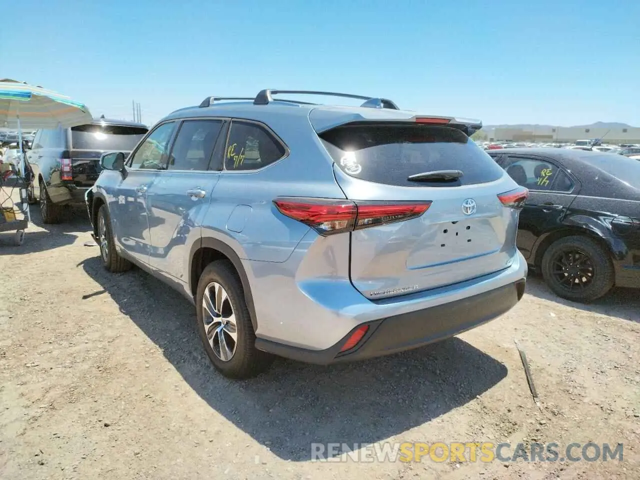 3 fotografías del automóvil dañado 5TDGZRAH8MS082608 TOYOTA HIGHLANDER 2021