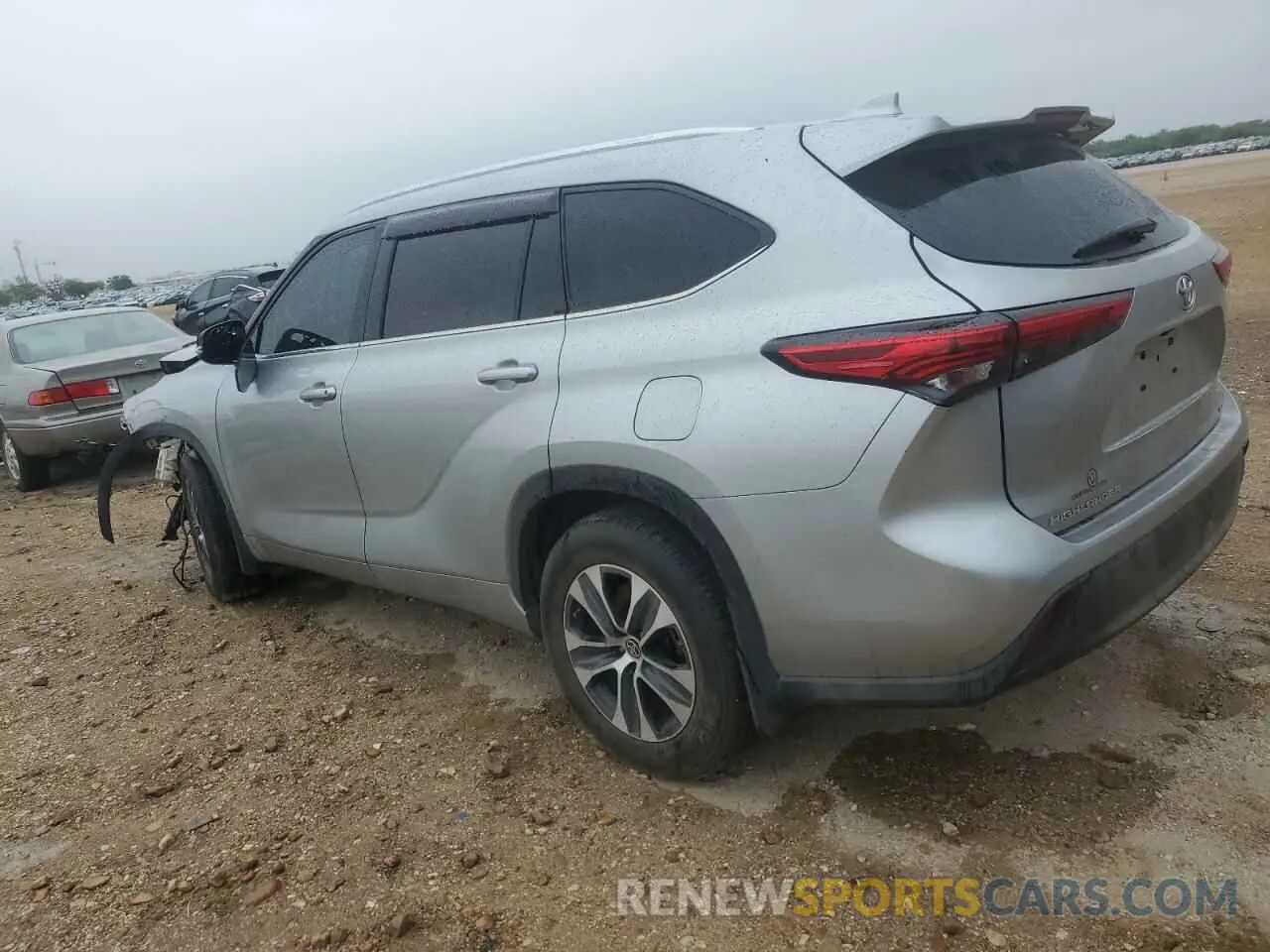 2 fotografías del automóvil dañado 5TDGZRAH9MS031523 TOYOTA HIGHLANDER 2021