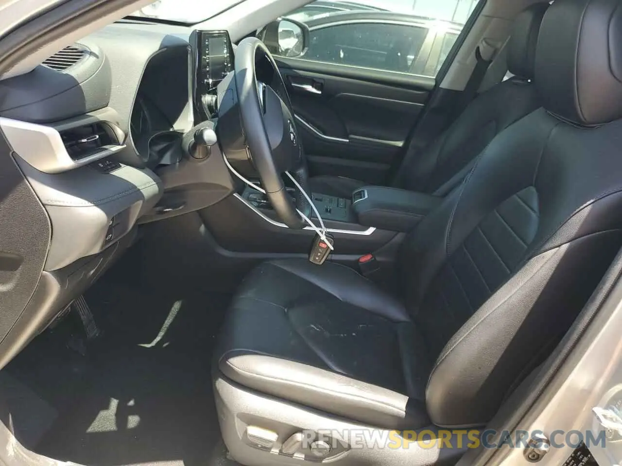 7 fotografías del automóvil dañado 5TDGZRAH9MS031523 TOYOTA HIGHLANDER 2021