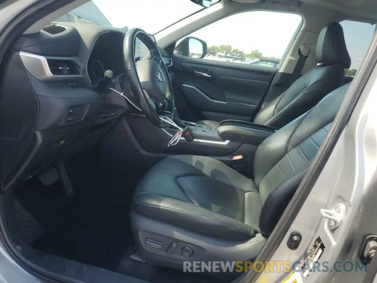 7 fotografías del automóvil dañado 5TDGZRAHXMS034396 TOYOTA HIGHLANDER 2021
