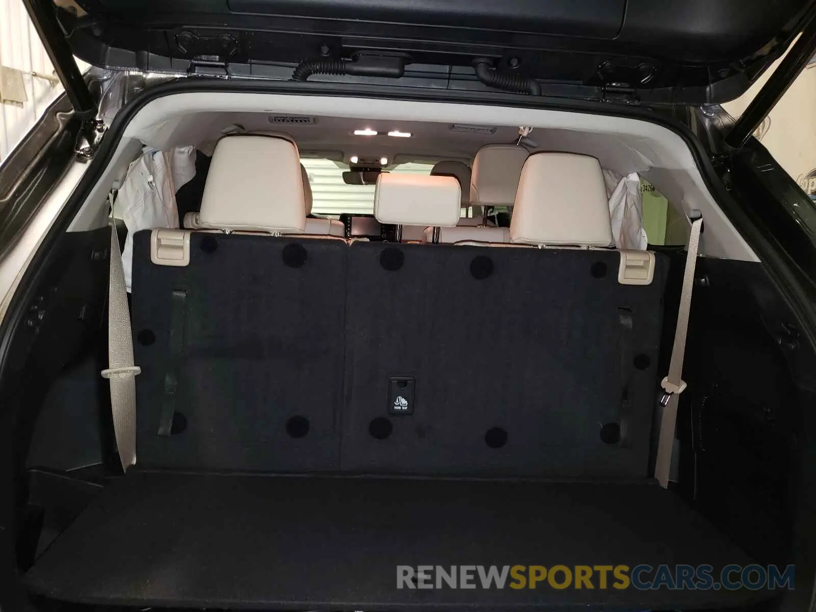 9 fotografías del automóvil dañado 5TDGZRAHXMS054809 TOYOTA HIGHLANDER 2021