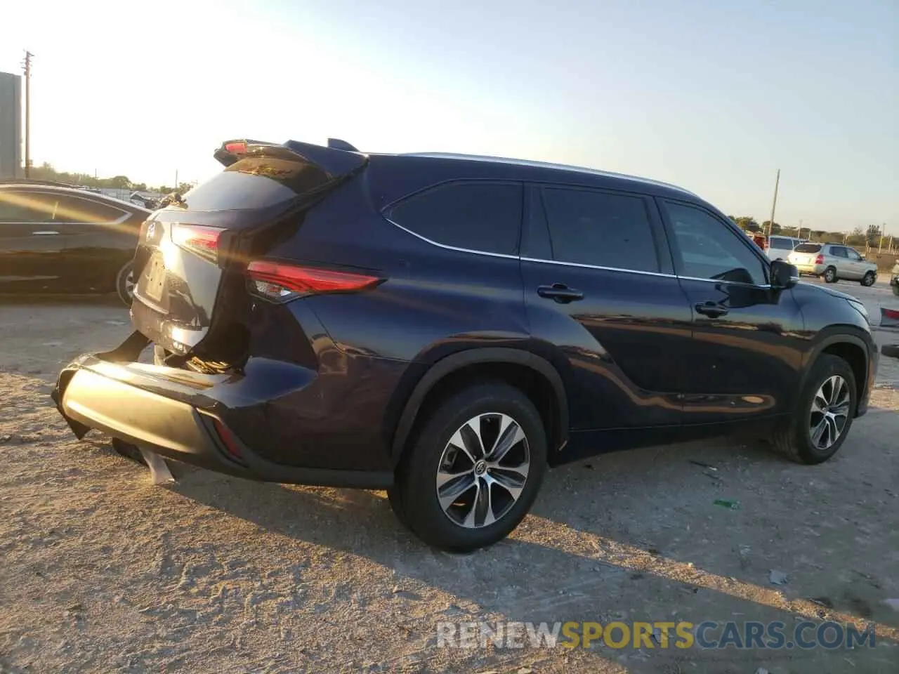 3 fotografías del automóvil dañado 5TDGZRAHXMS518164 TOYOTA HIGHLANDER 2021