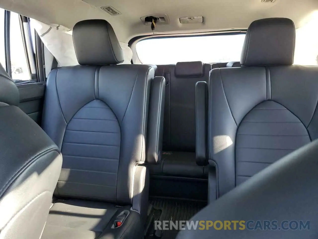 10 fotografías del automóvil dañado 5TDGZRAHXMS526121 TOYOTA HIGHLANDER 2021