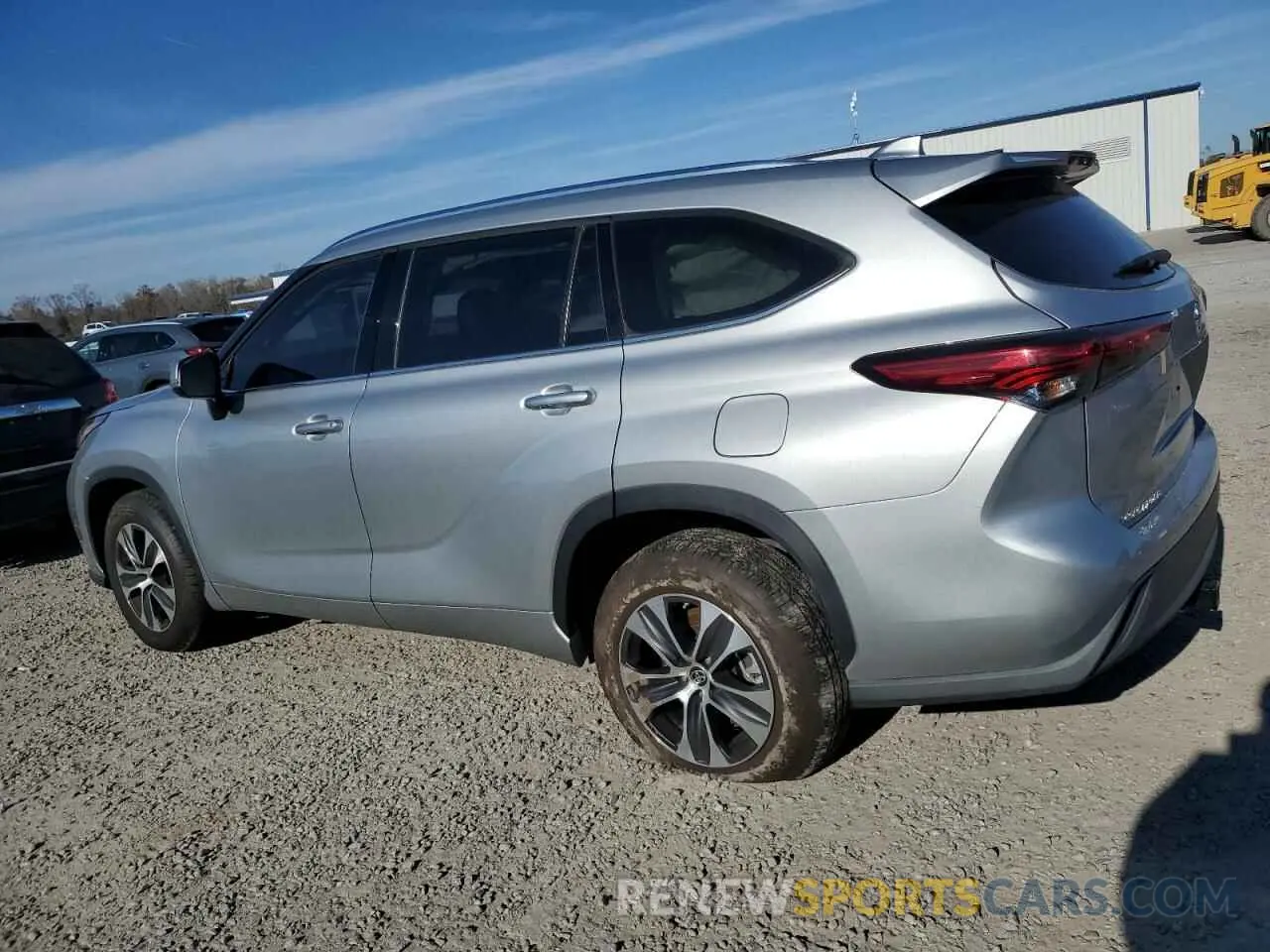 2 fotografías del automóvil dañado 5TDGZRAHXMS526121 TOYOTA HIGHLANDER 2021